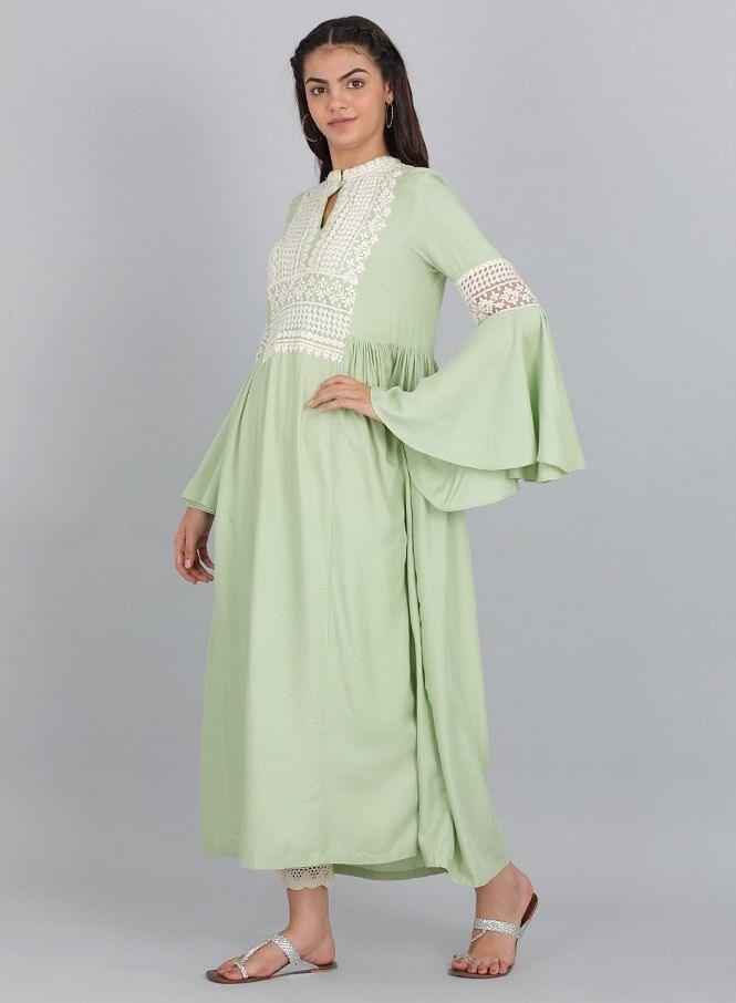 Green Mandarin Neck Embroidered kurta - wforwoman