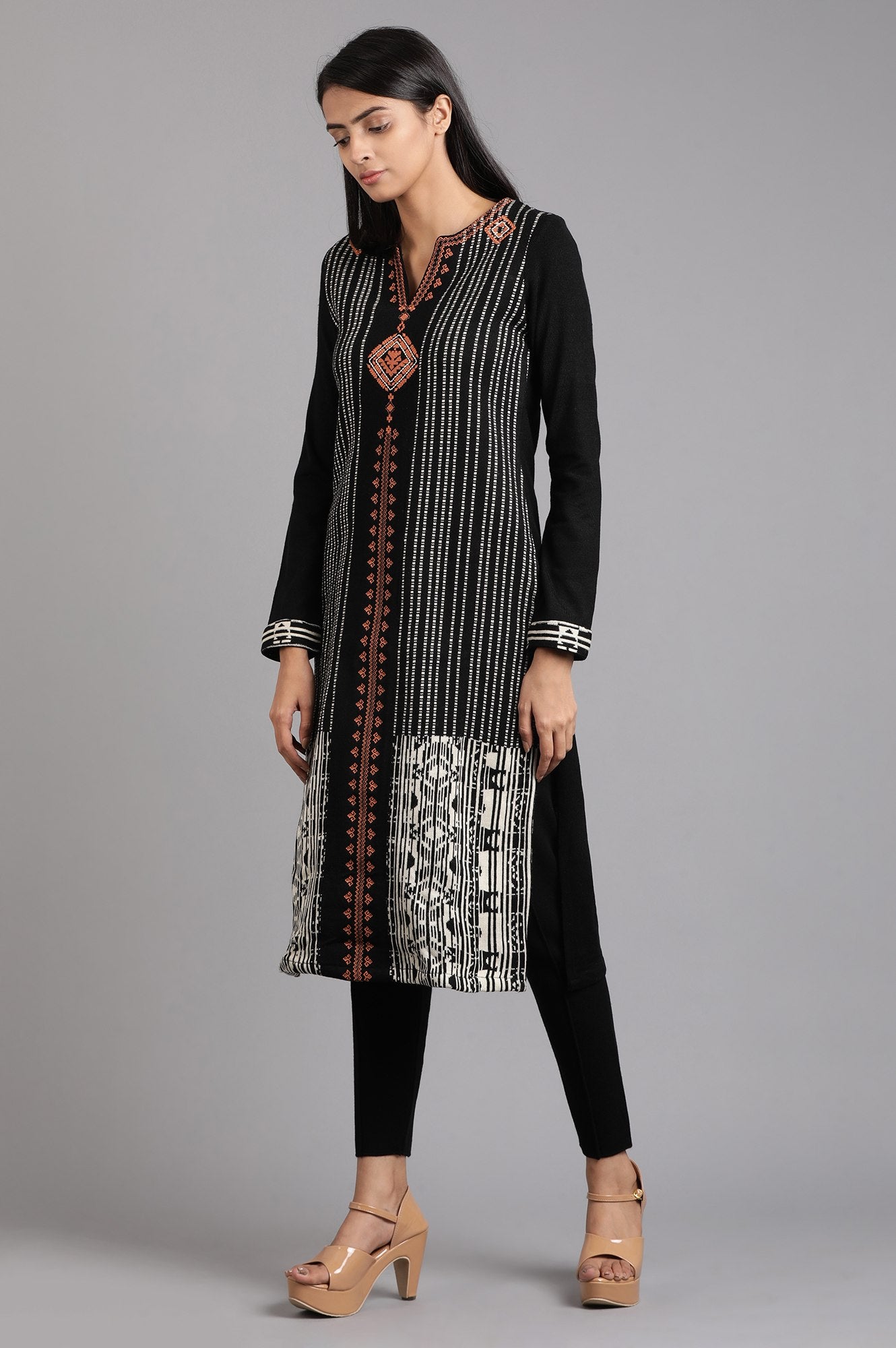 Black Round Neck Yarn-dyed Winter kurta