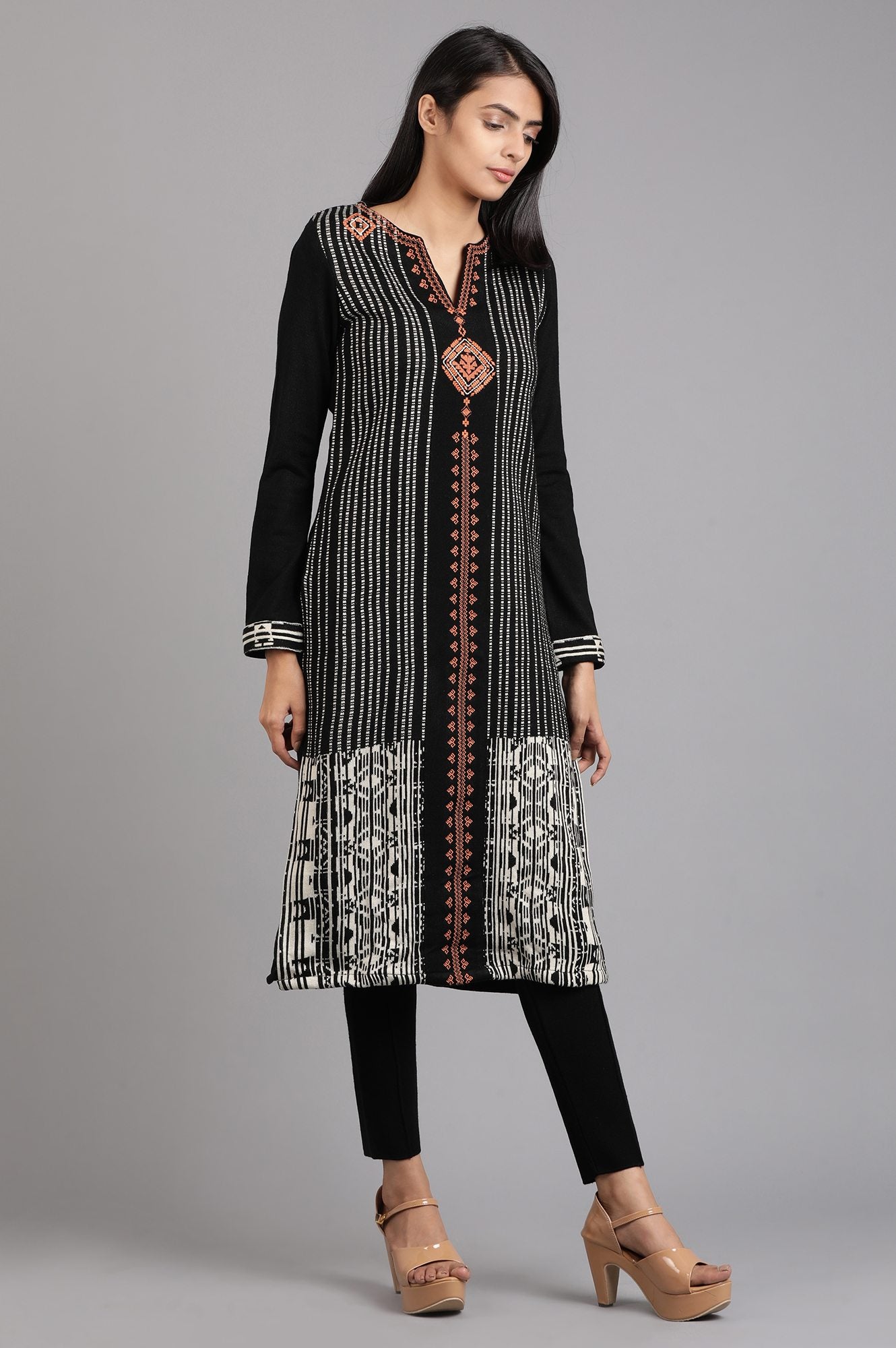 Black Round Neck Yarn-dyed Winter kurta