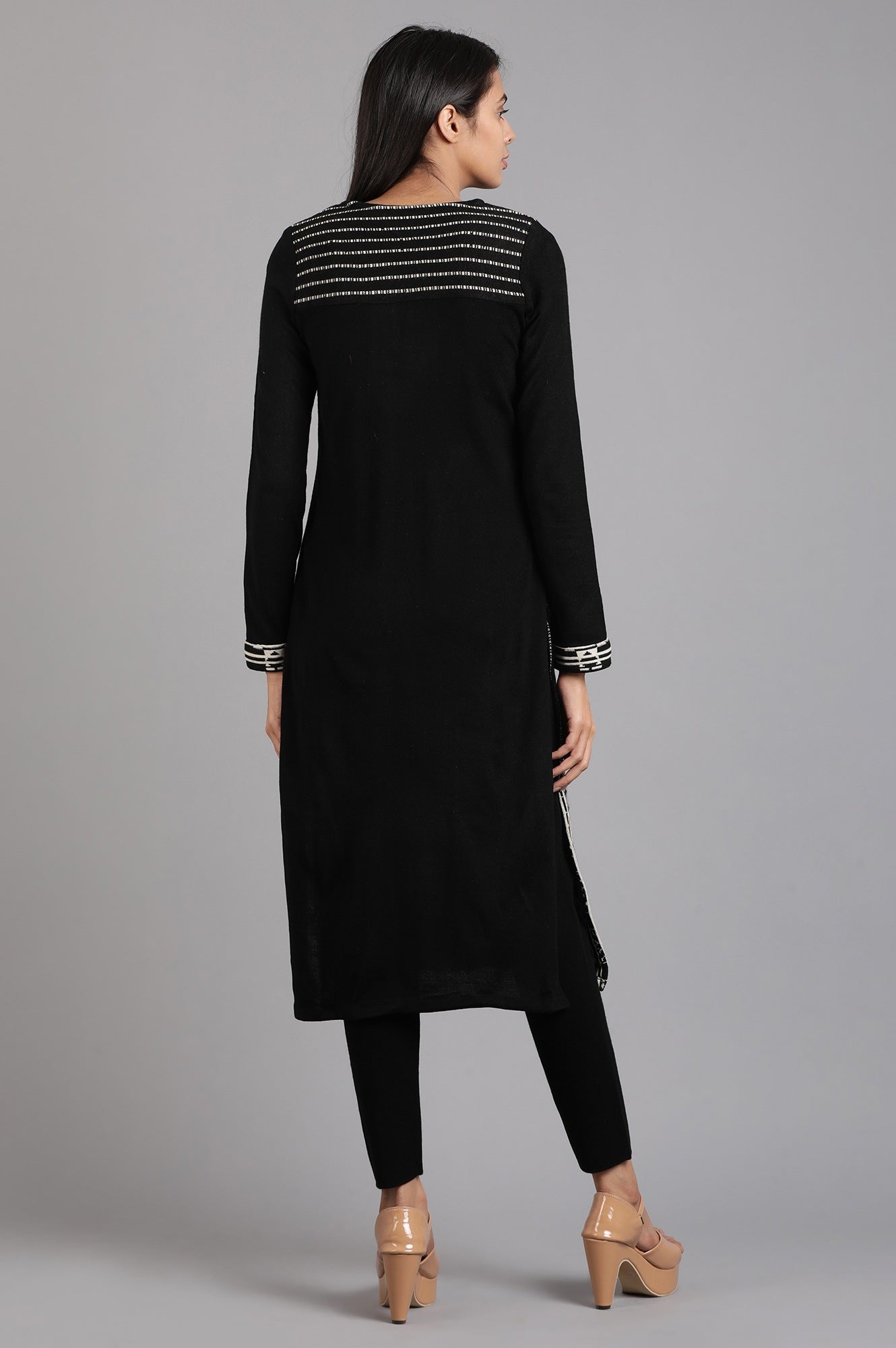 Black Round Neck Yarn-dyed Winter kurta