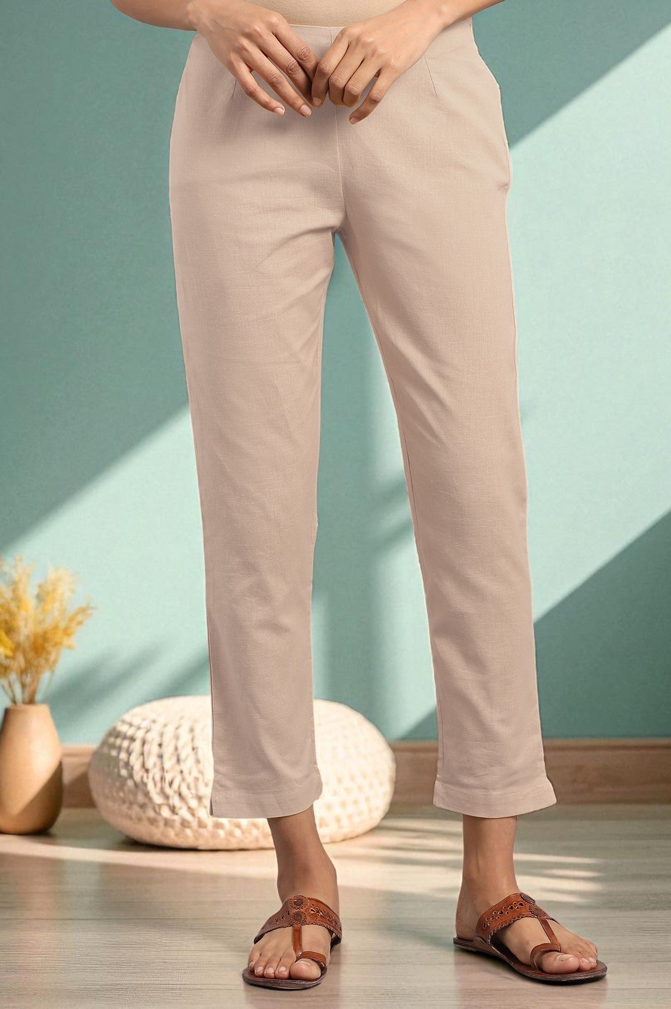 Beige Solid Straight Trousers in Mid-Rise