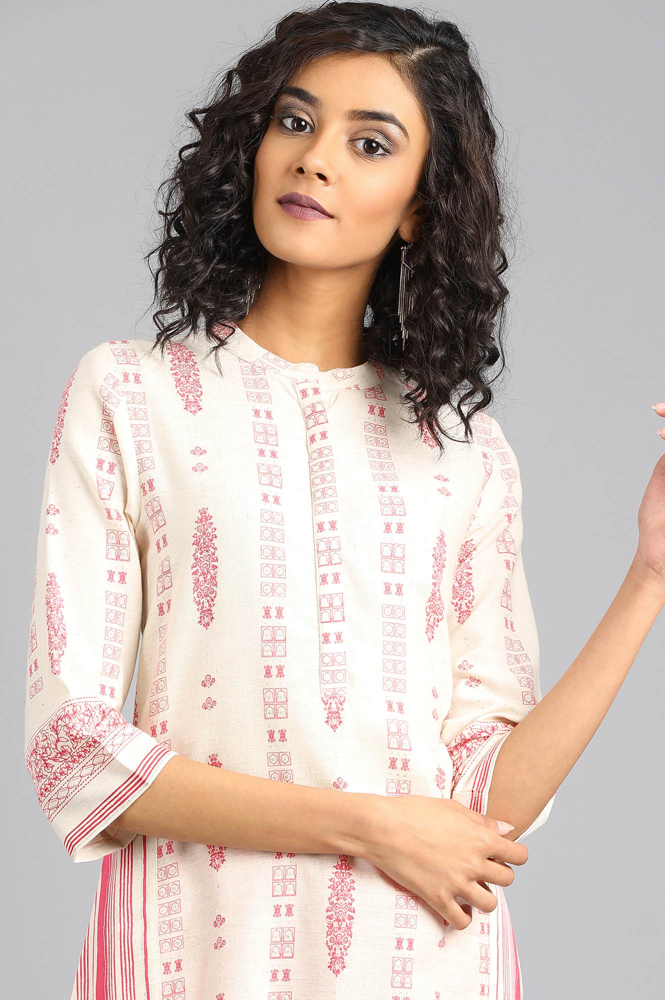 Off-White Mandarin Neck kurta