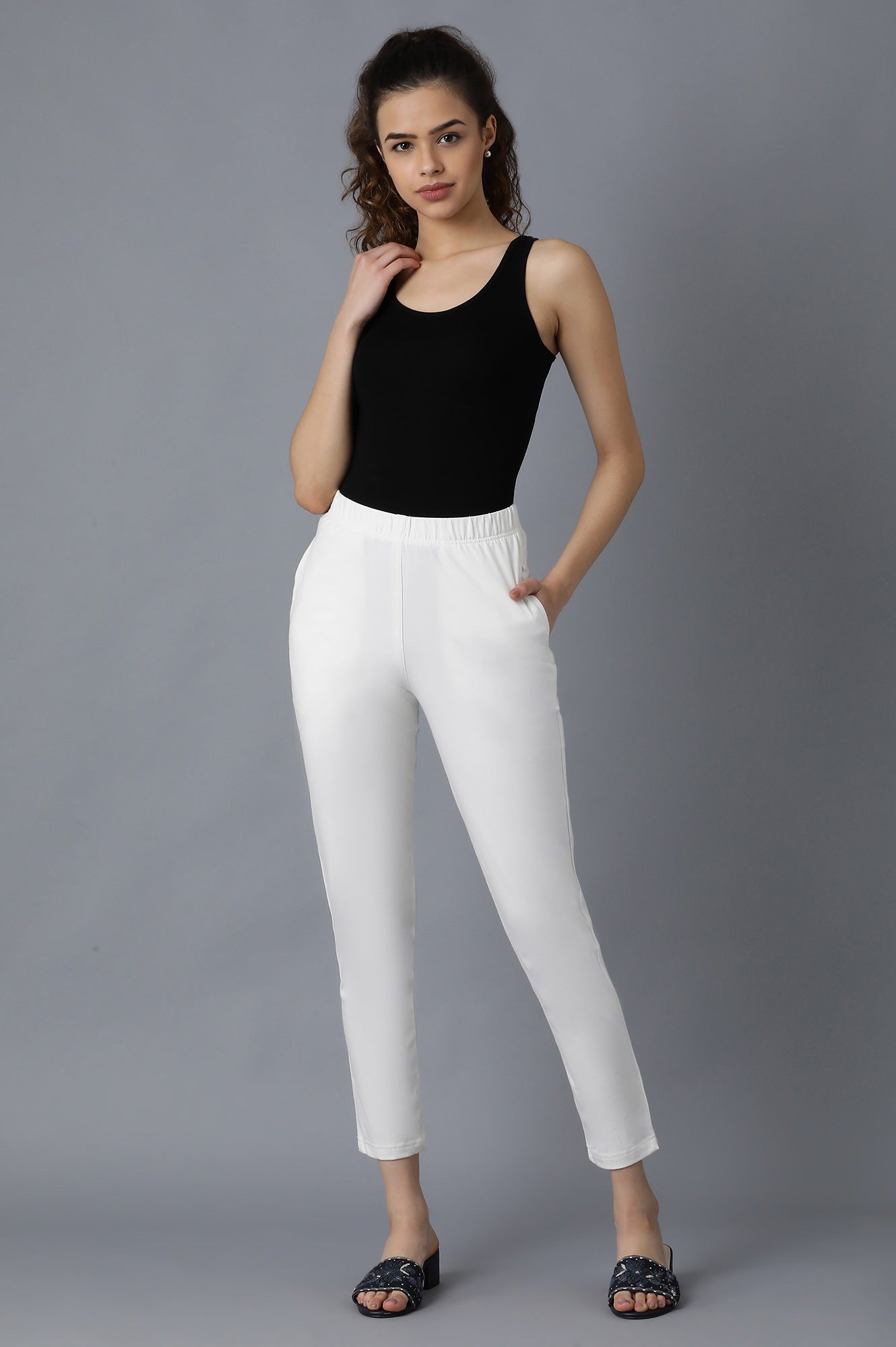 White Solid Straight Fit Cotton Pants With Elasticated Waistband