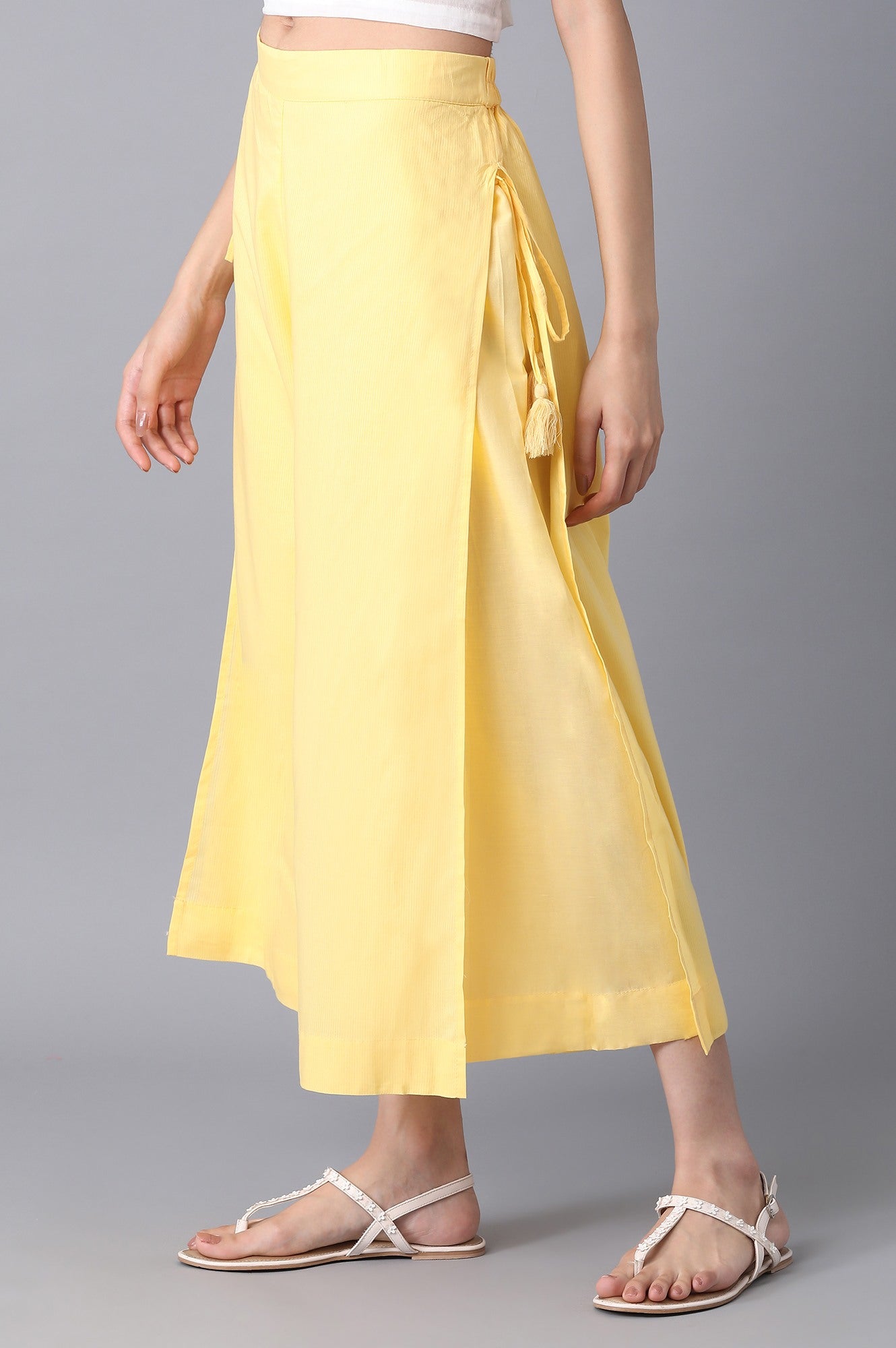 Yellow Solid Wide Leg Cotton Culottes With Drawstring Detail