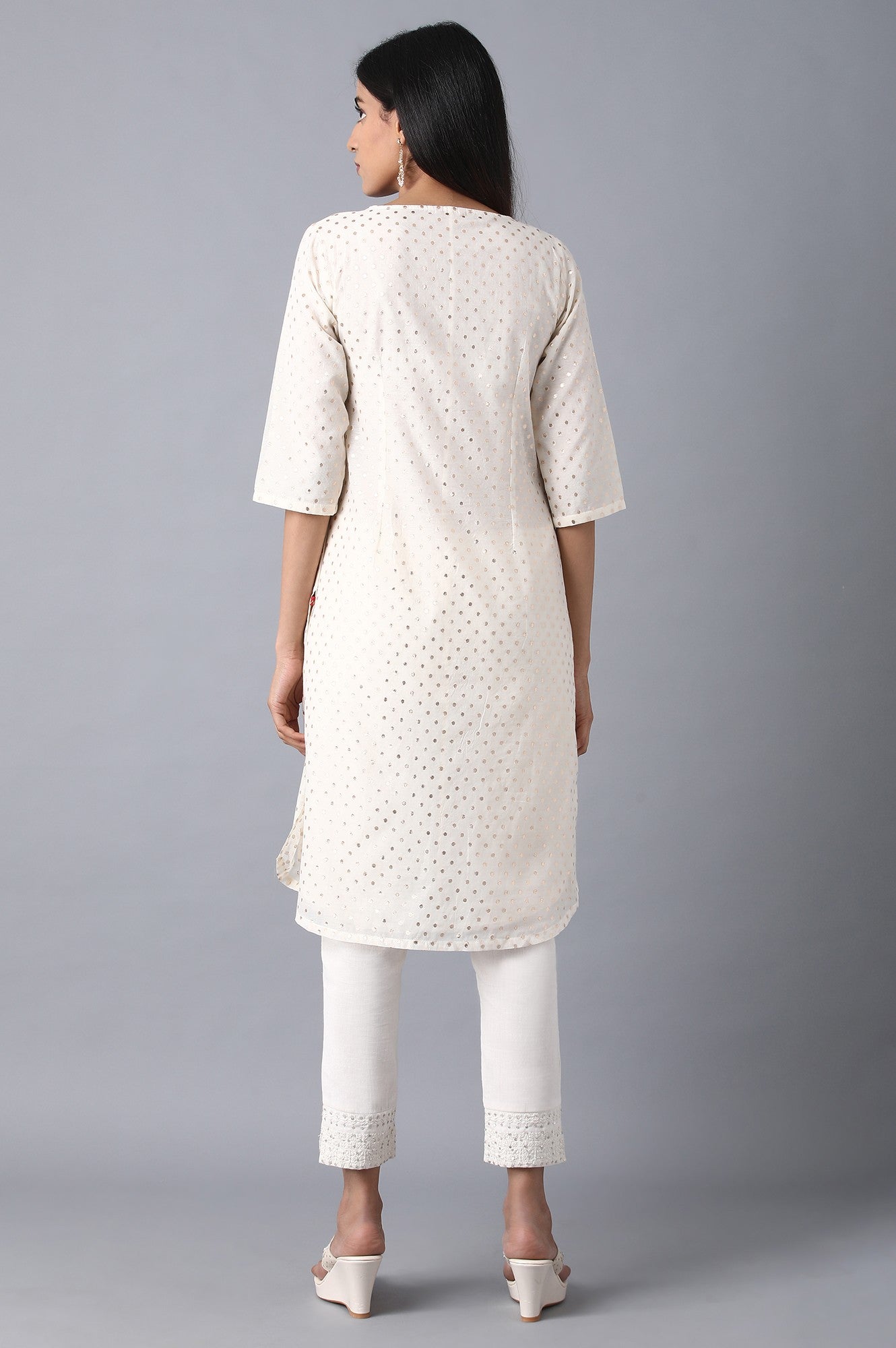 White Round Neck Embroidered kurta