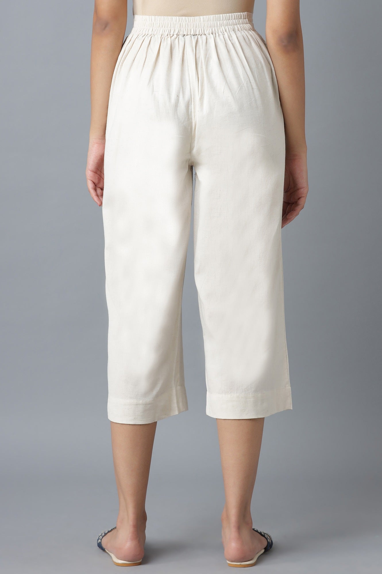 Off White Solid Straight Fit Cotton Culottes With Elasticated Waist