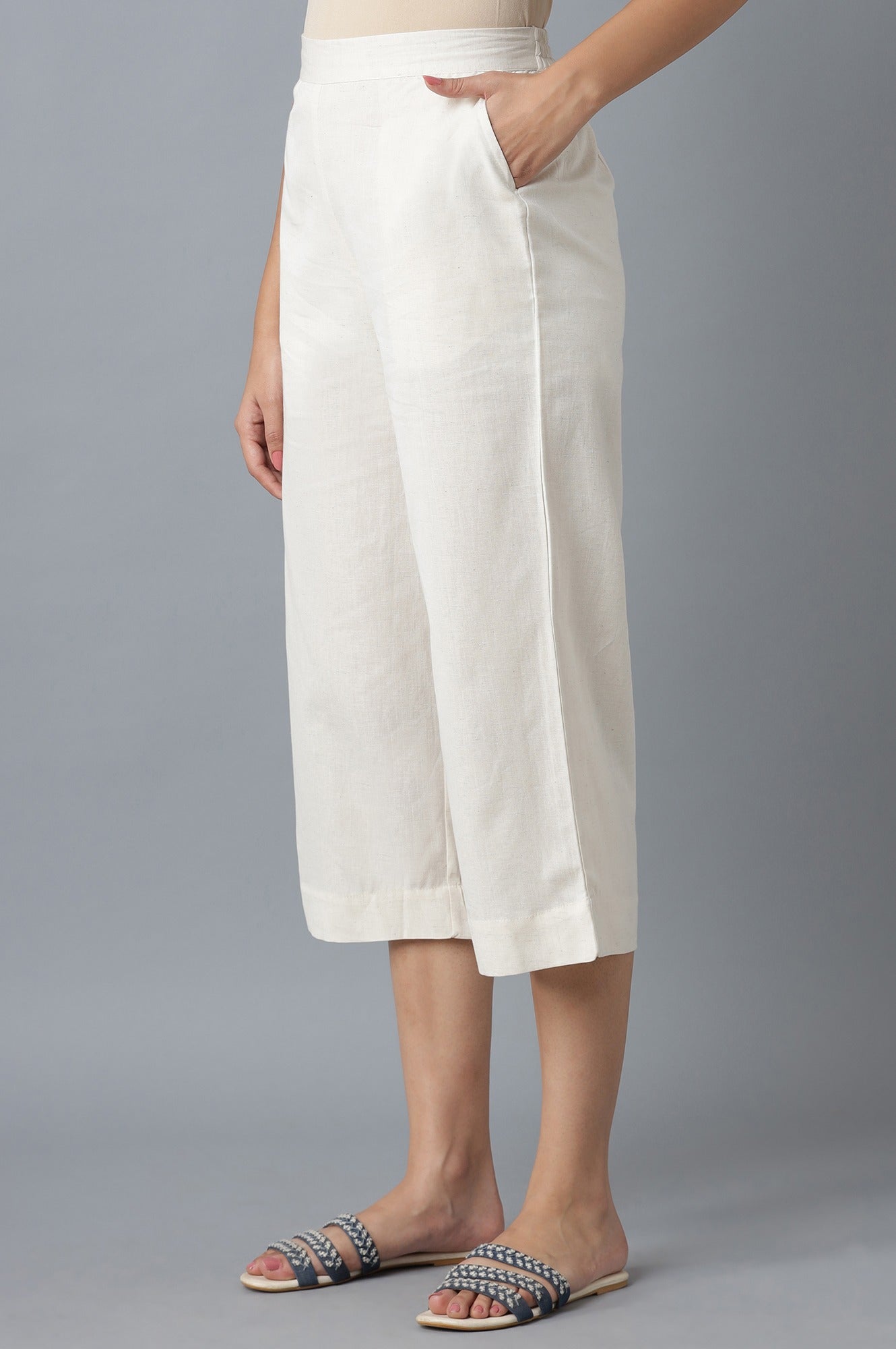Off White Solid Straight Fit Cotton Culottes With Elasticated Waist