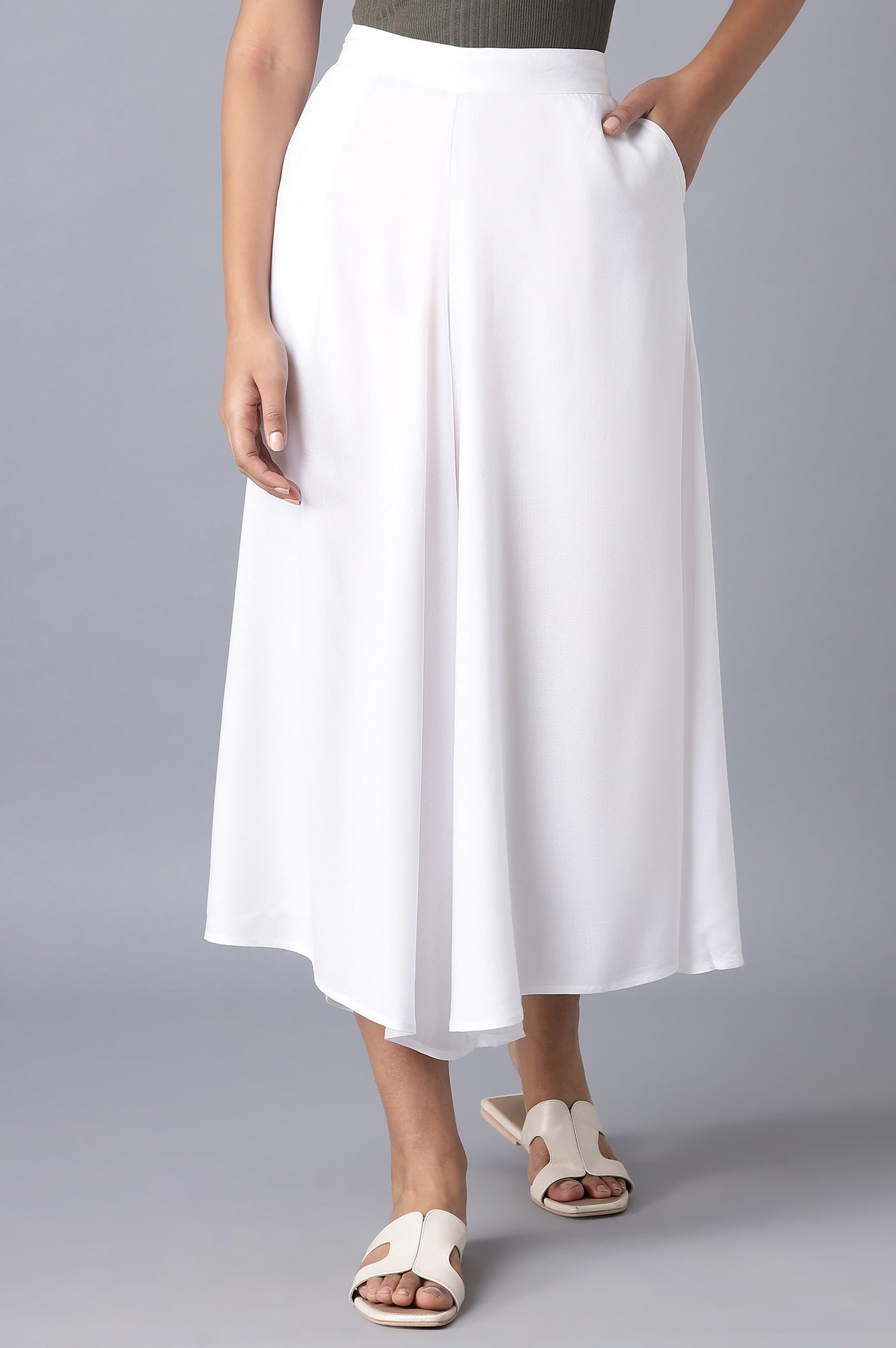 White Solid Flared Culottes With Drawstring