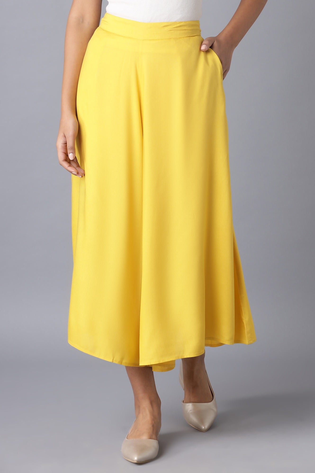Yellow Solid Flared Cotton Culottes With Drawstring