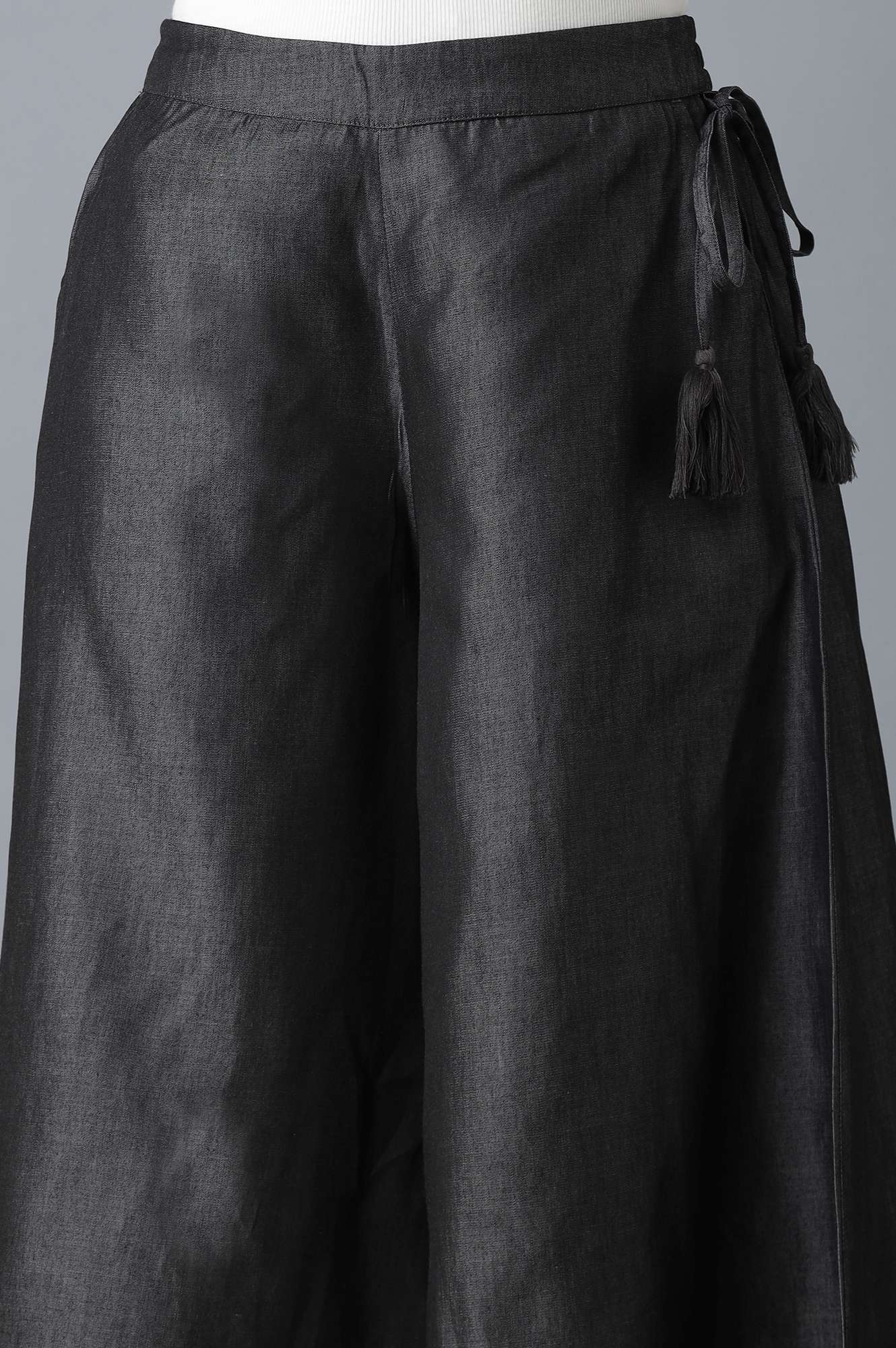 Black Solid Flared Cotton Culottes With Drawstring