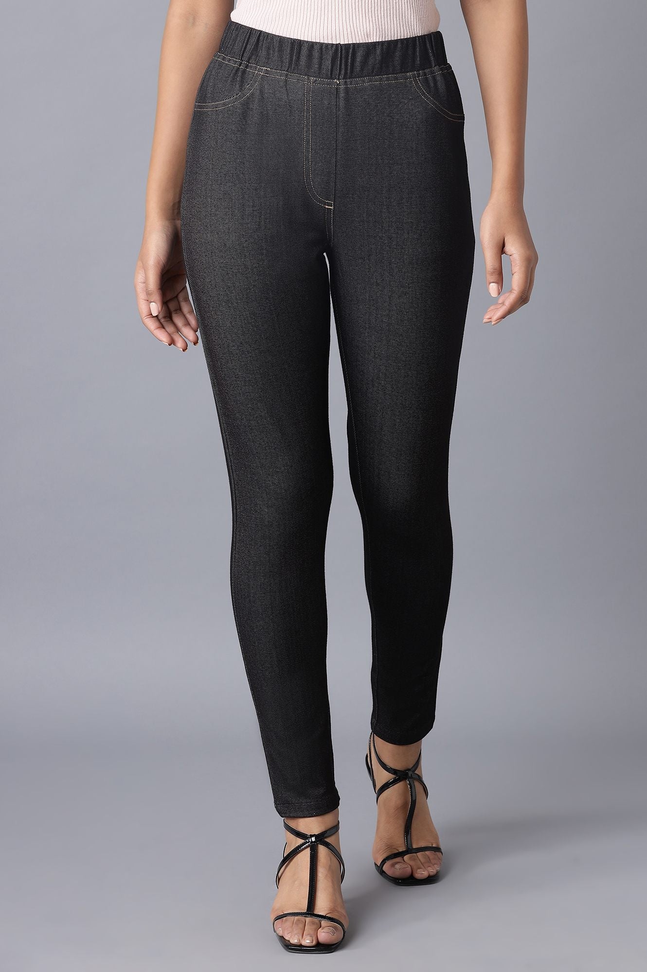 Black Solid Skinny Fit Cotton Jeggings With Elasticated Waist