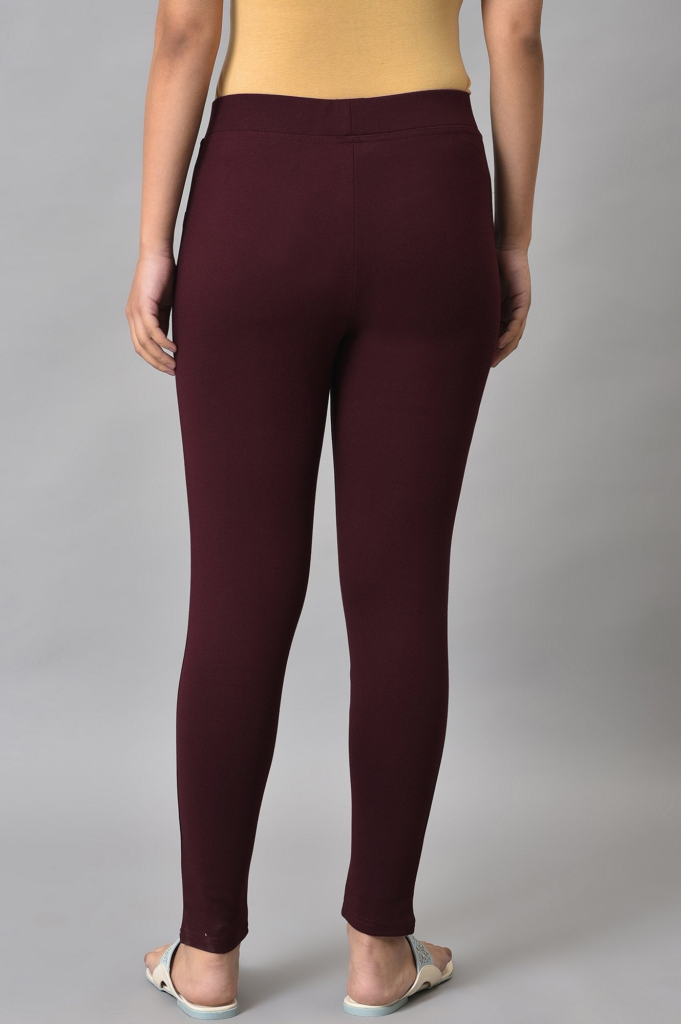 Maroon Solid Skinny Fit Yoga Tights With Elasticated Waistband