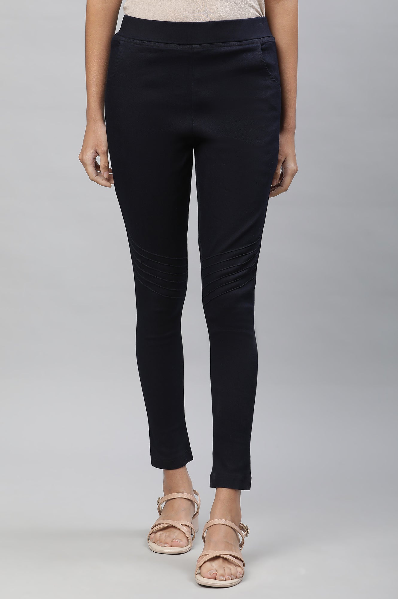Navy Blue Solid Slim Fit Denim Jeggings With Pintuck Detail