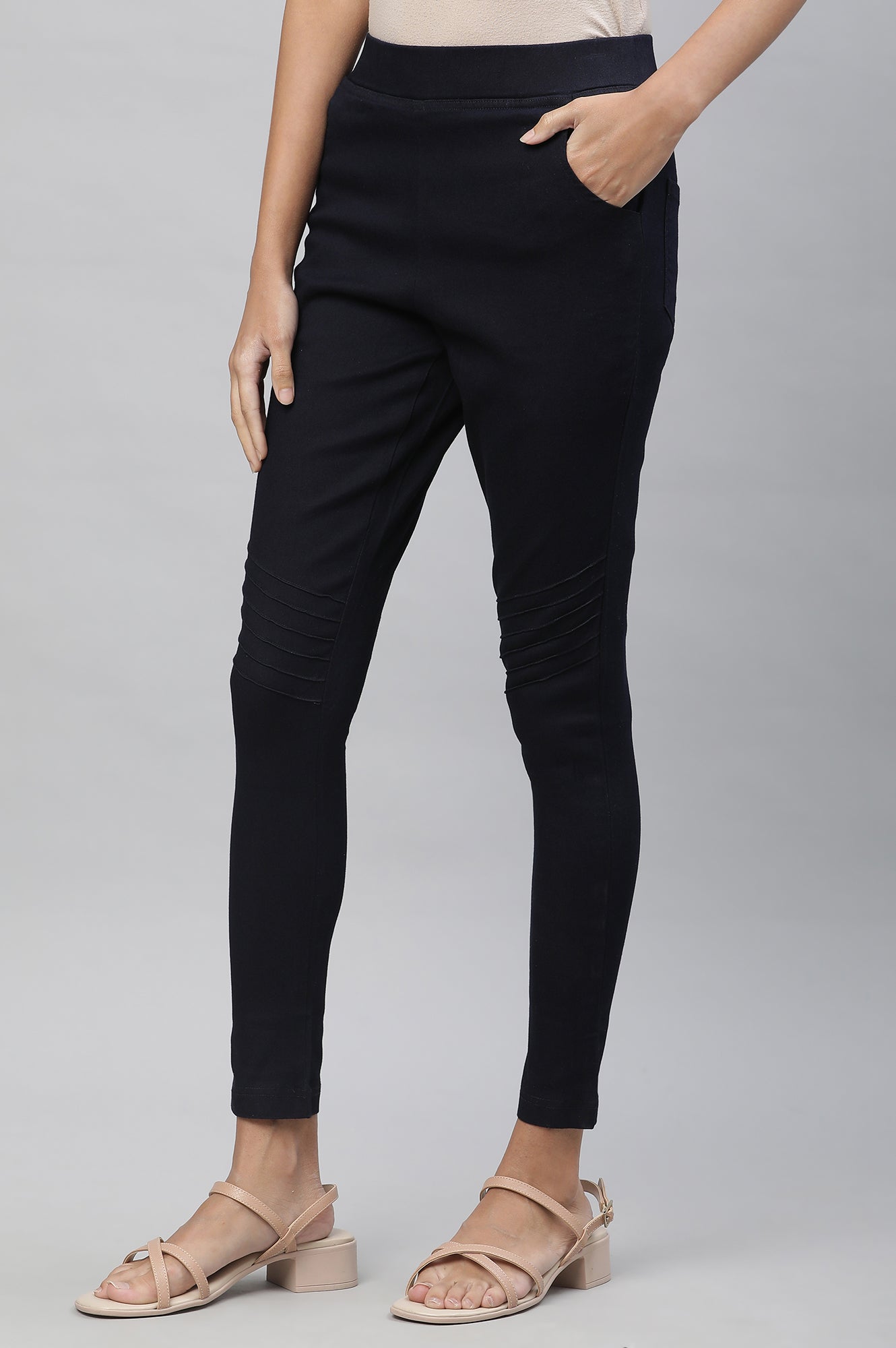 Navy Blue Solid Slim Fit Denim Jeggings With Pintuck Detail