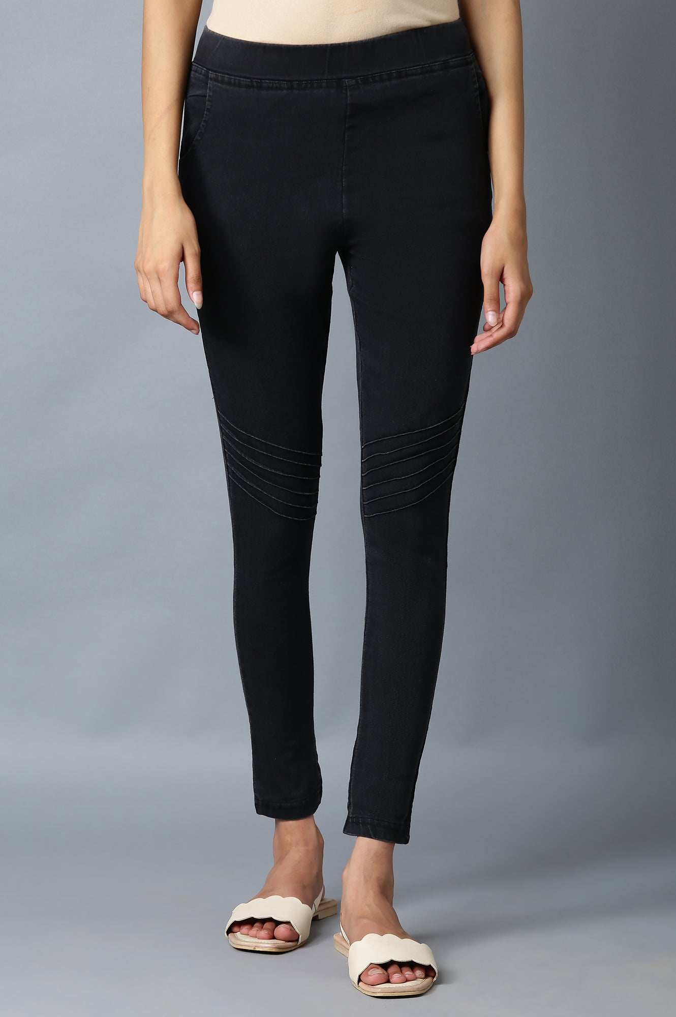 Grey Solid Slim Fit Denim Jeggings With Pintuck Detail