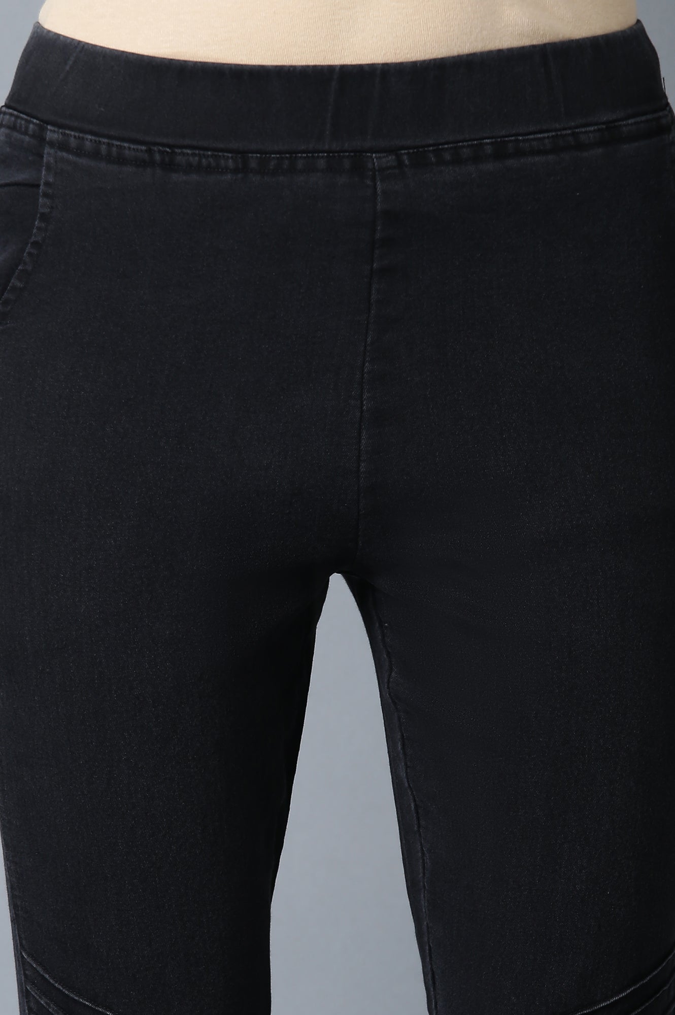 Grey Solid Slim Fit Denim Jeggings With Pintuck Detail