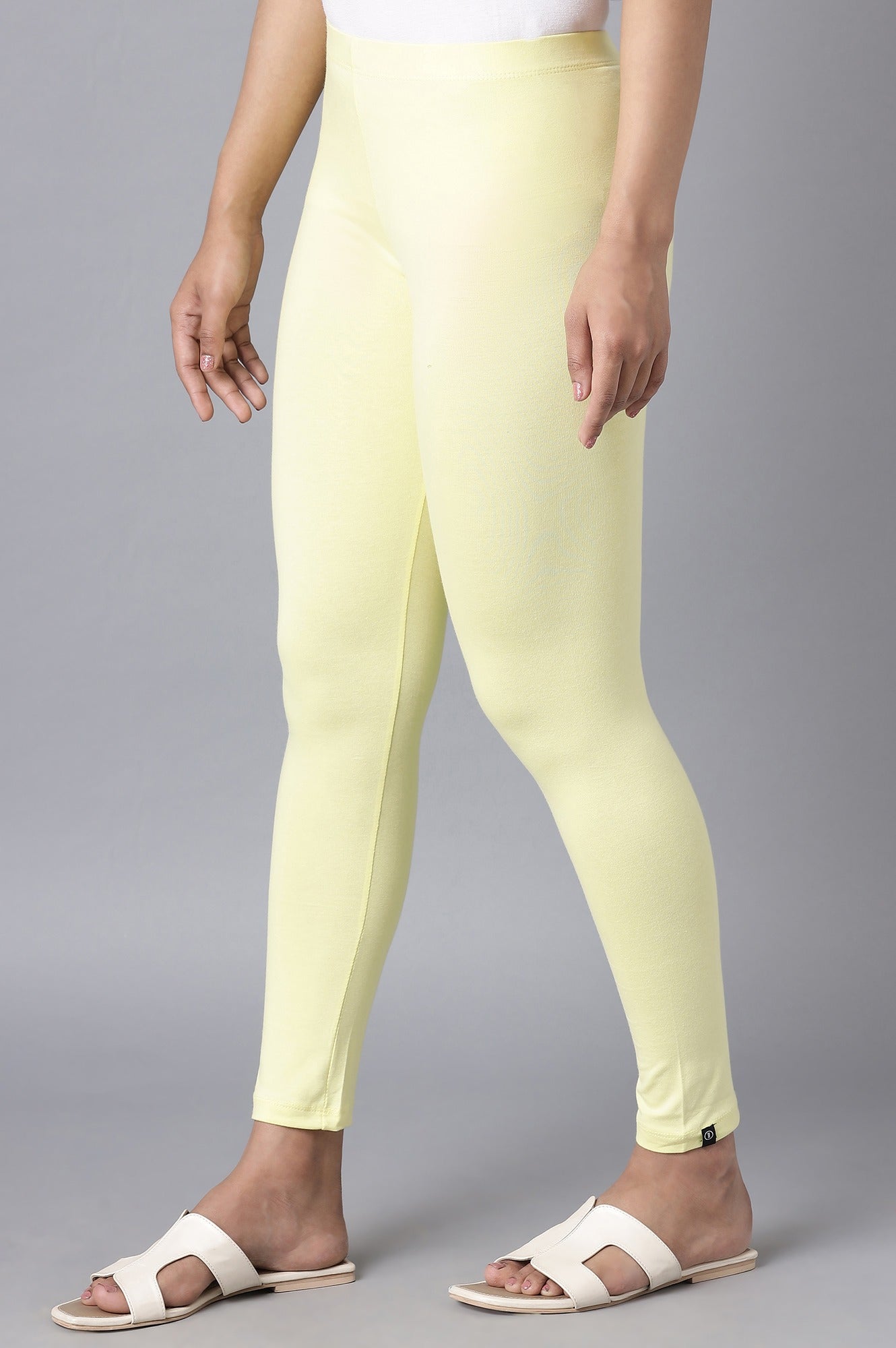 Yellow Solid Skinny Cotton Cropped Tights With Elasticated Waist