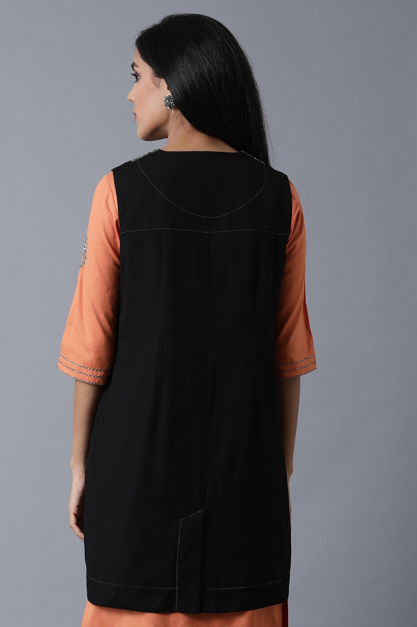 Black Sleeveless Embroidered Shrug