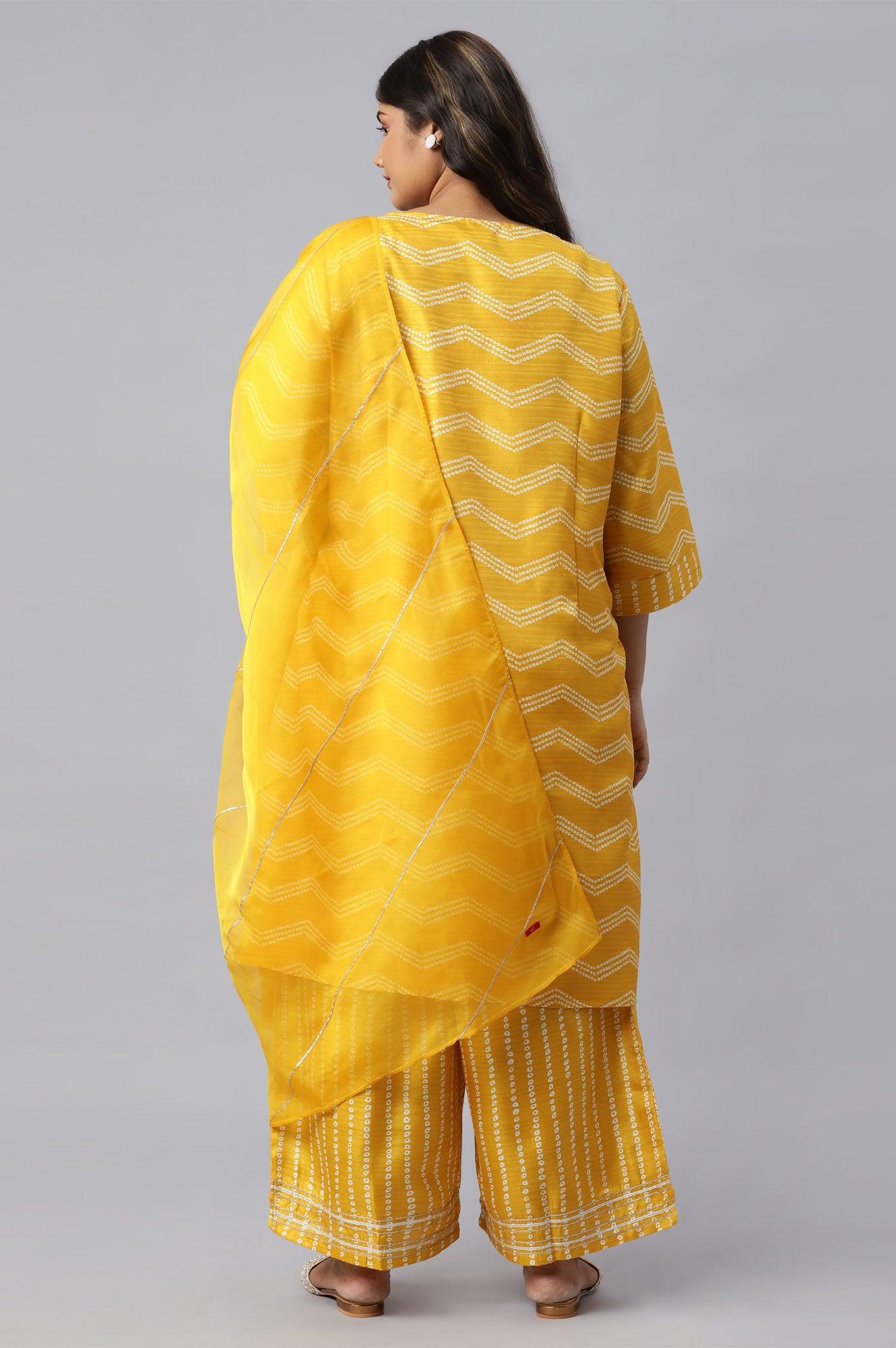 Green Plus Size Printed Gillet With Off-White kurta And Green Parallel Pants Set - wforwoman