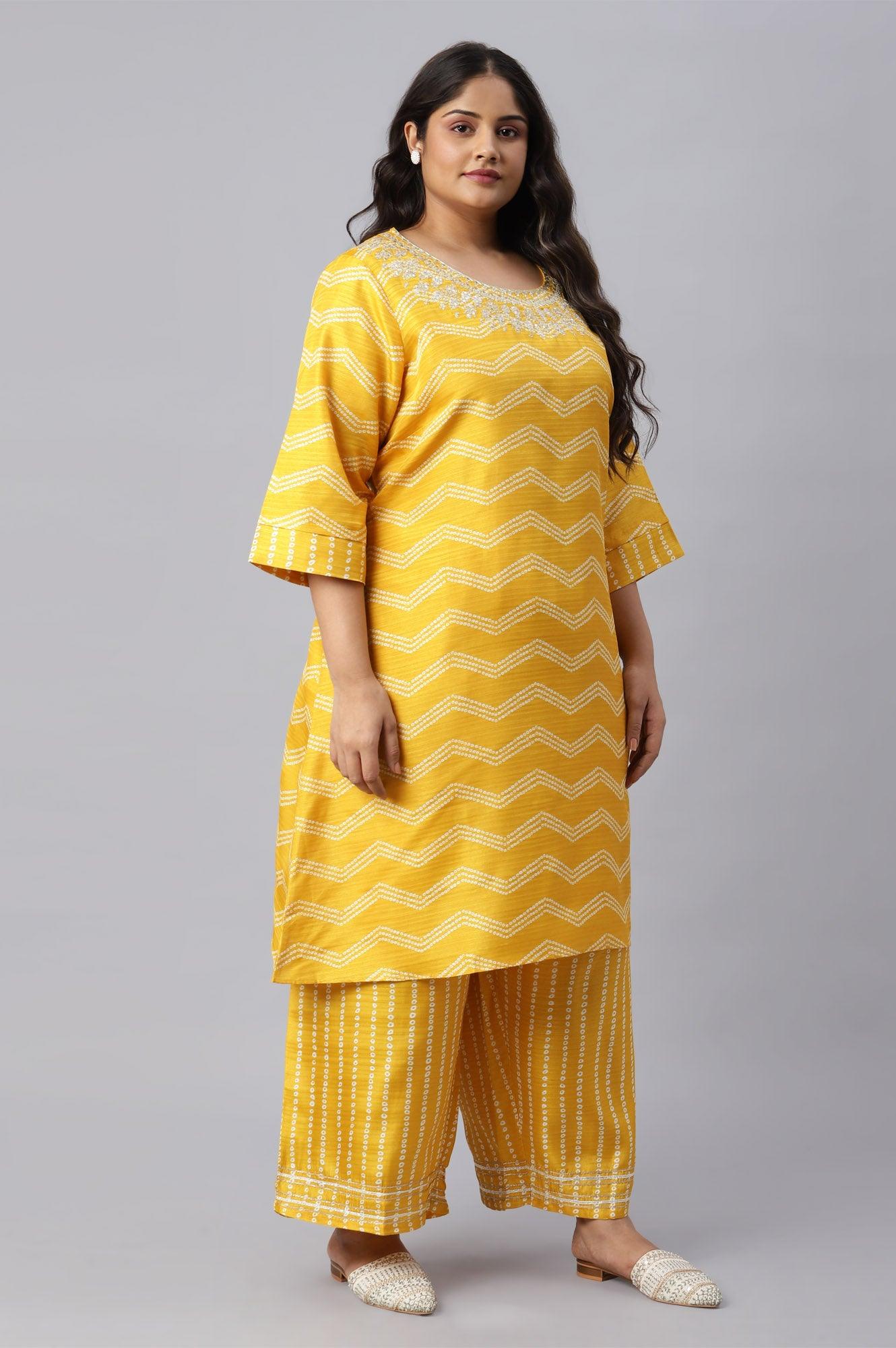 Green Plus Size Printed Gillet With Off-White kurta And Green Parallel Pants Set - wforwoman