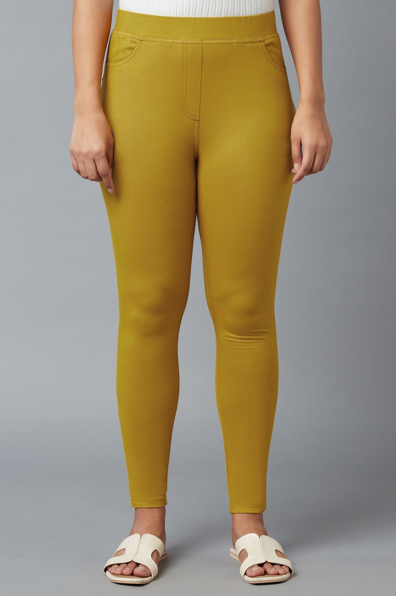Yellow Solid Skinny Fit Cotton Jeggings With Elasticated Waist