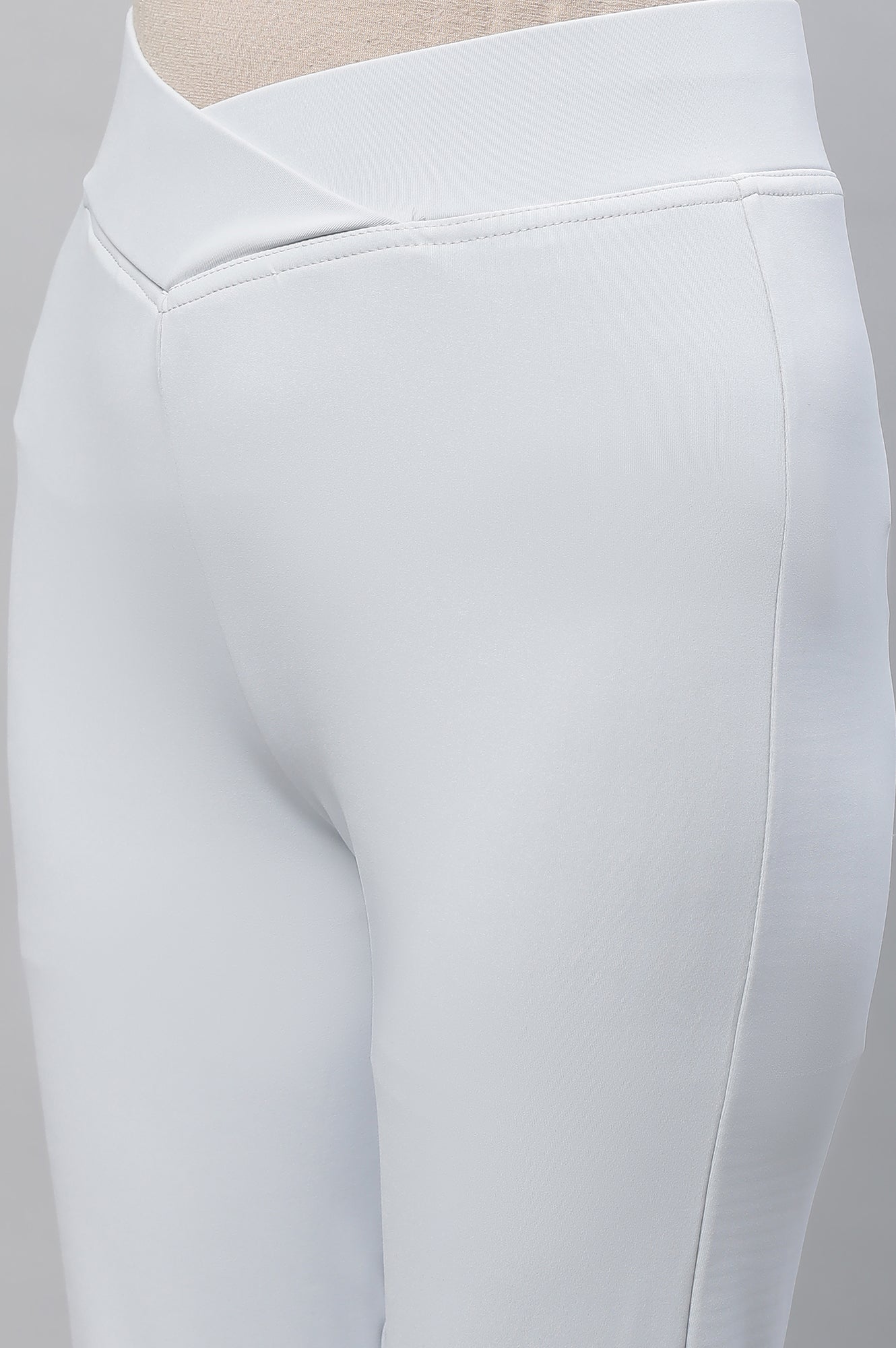 Light Grey Solid Skinny-fit Lycra Tights with Slip-on Closure