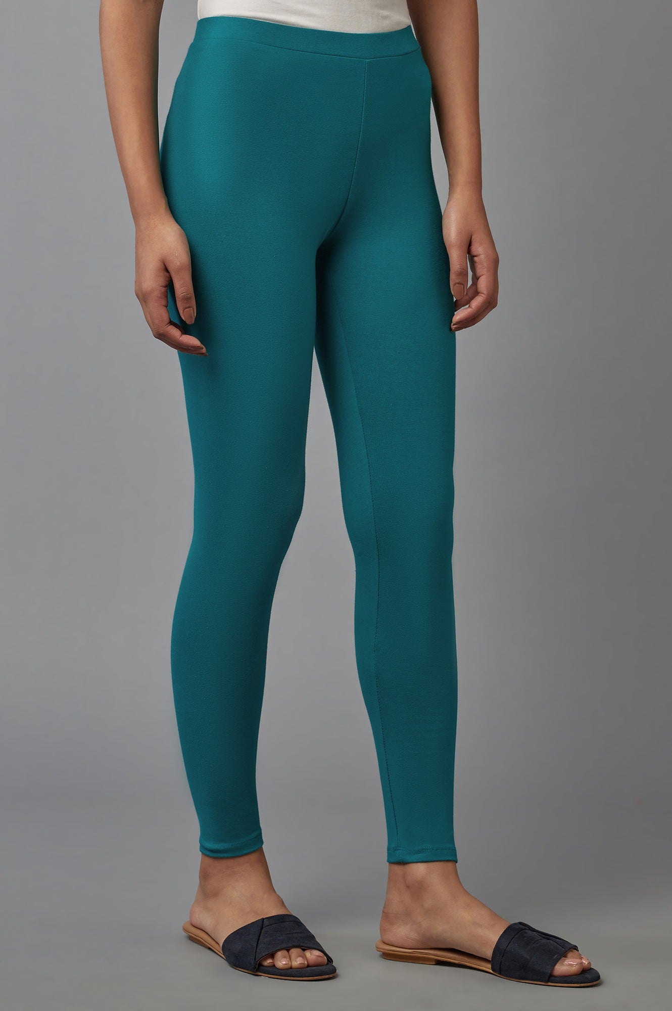 Dark Green Solid Cotton Tights