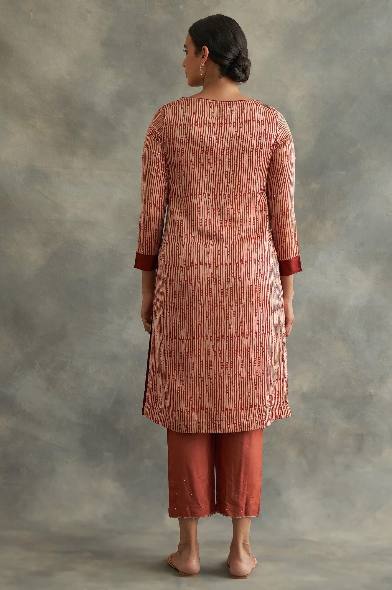 Red Block Printed kurta In Lustrous Satin