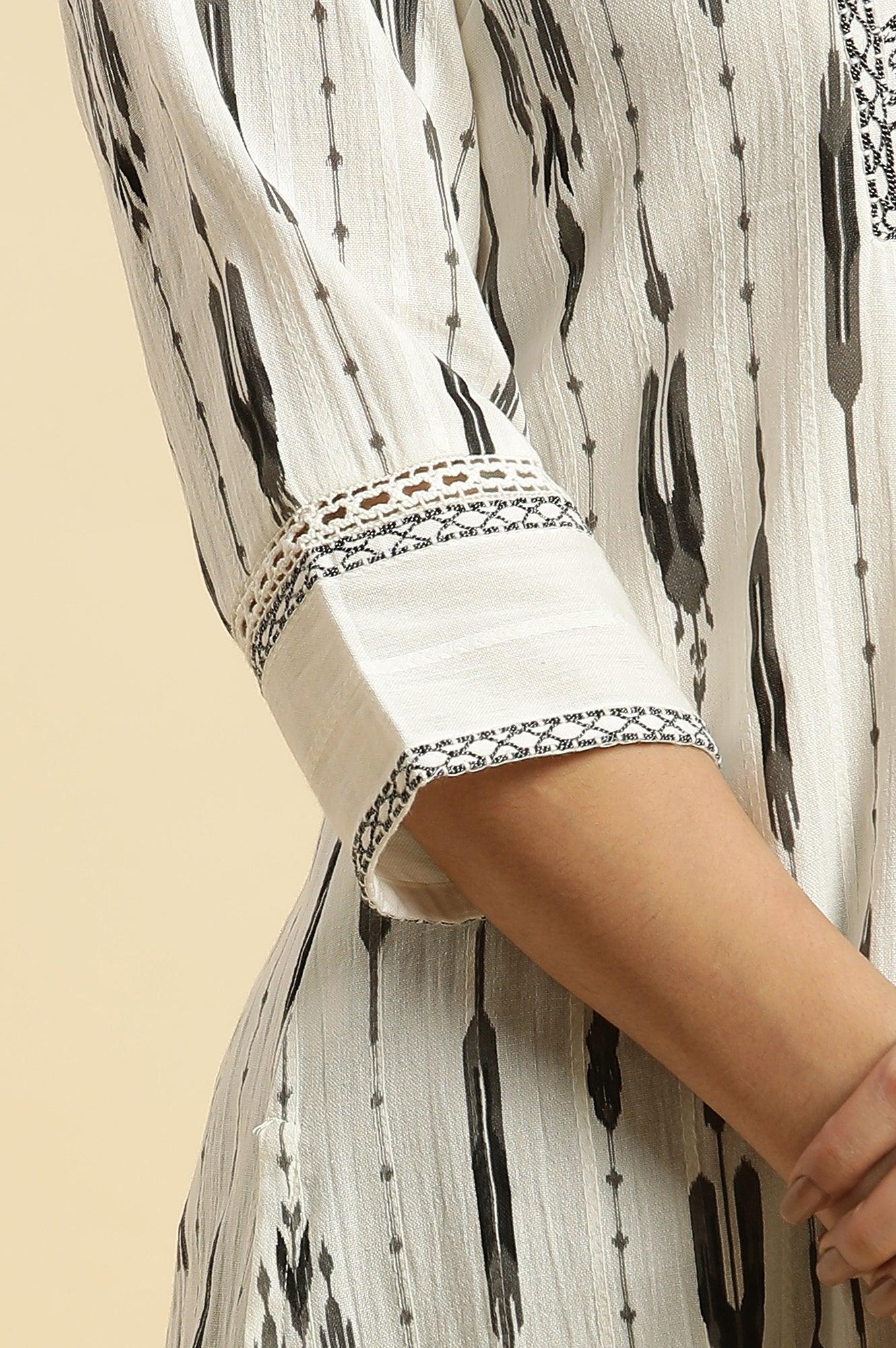 Off-White Textured Cotton Kurta With Black Ikkat Print - wforwoman