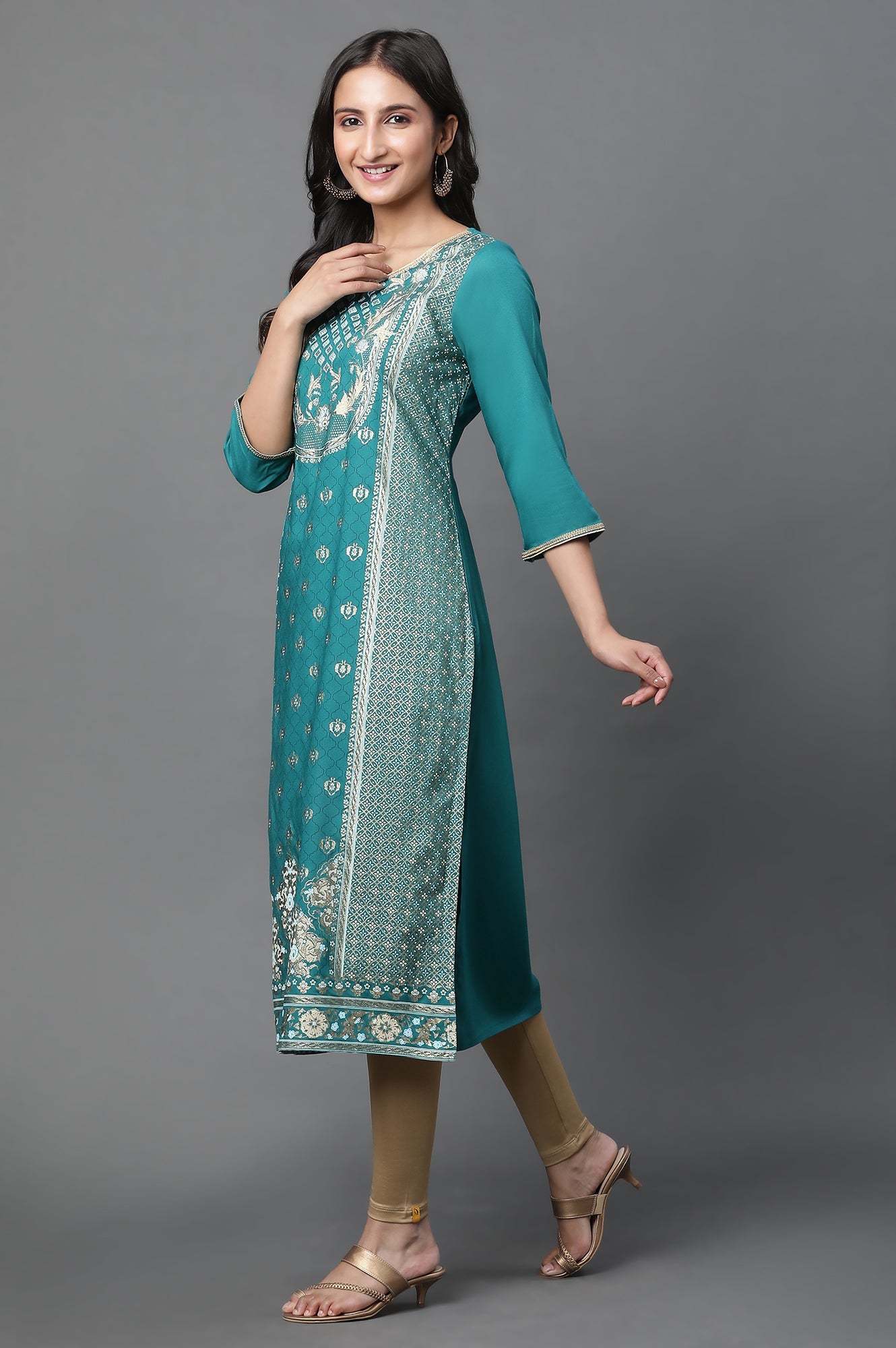 Gold Solid Skinny Fit Cotton Tights With Foil Print