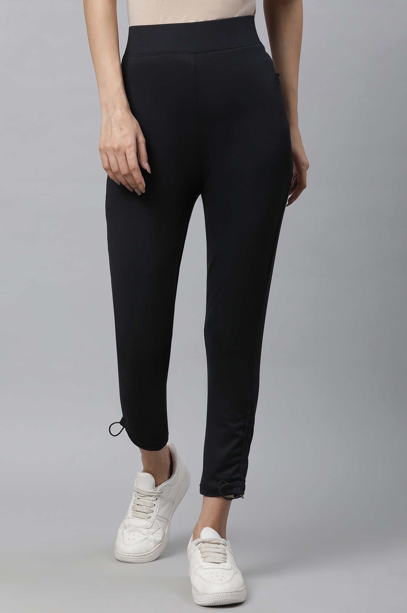 Black Solid Skinny Fit Yoga Tights With Drawstring