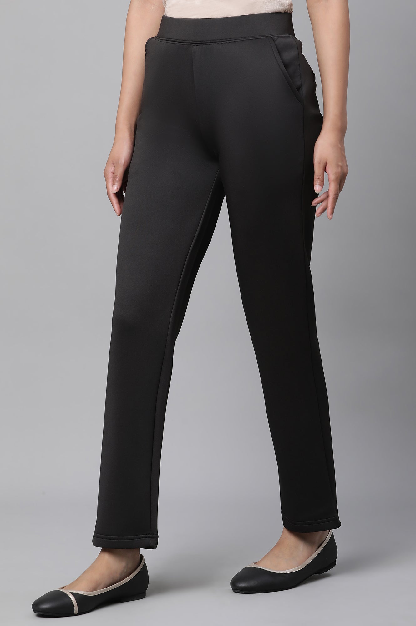 Black Solid Straight Fit Pants With Side Pockets