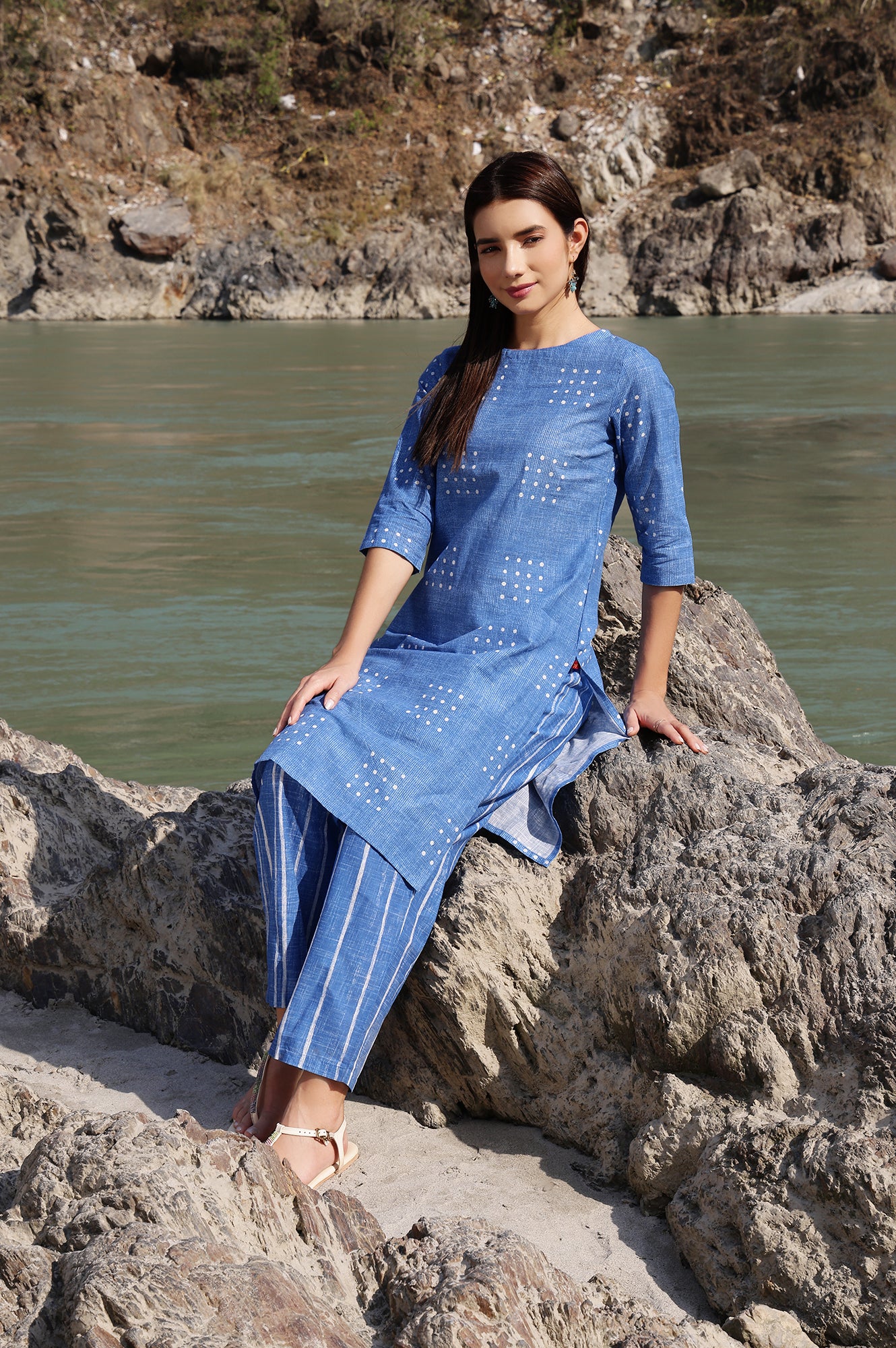 Blue Polka Dot Printed Pure Cotton Straight Kurta and Pants Co-ord Set