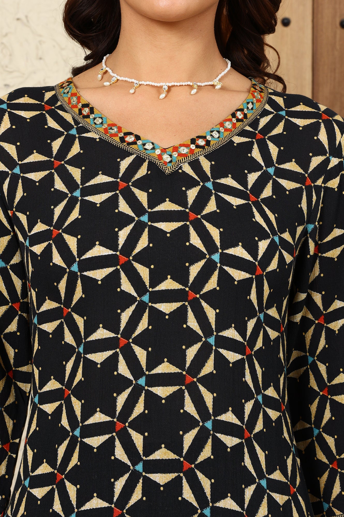 Black Geometric Printed V-Neck Rayon Crepe Kurta With Sequin Detailing - wforwoman