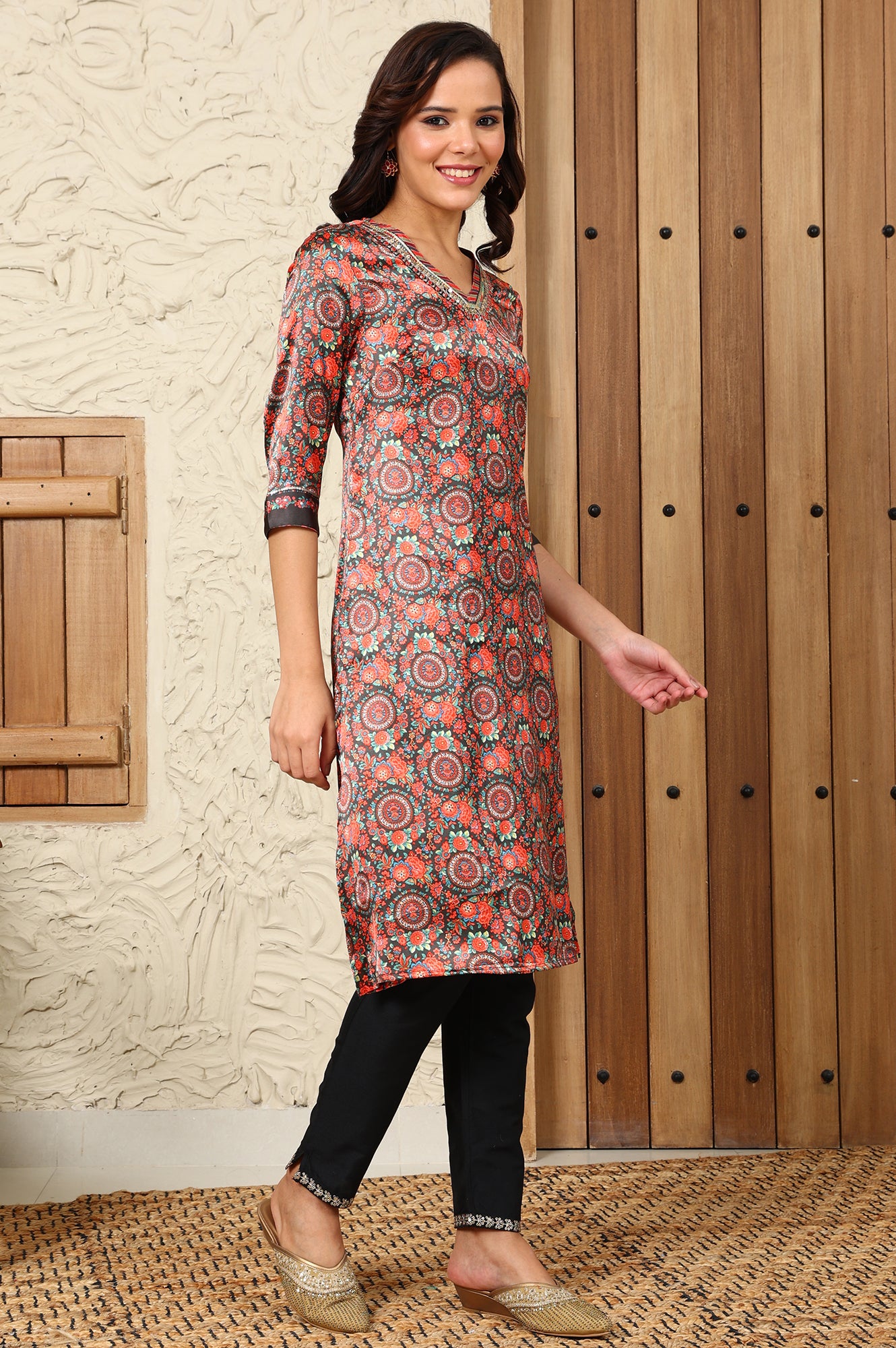 Black Floral Printed Embellished Japanese Satin Straight Kurta - wforwoman