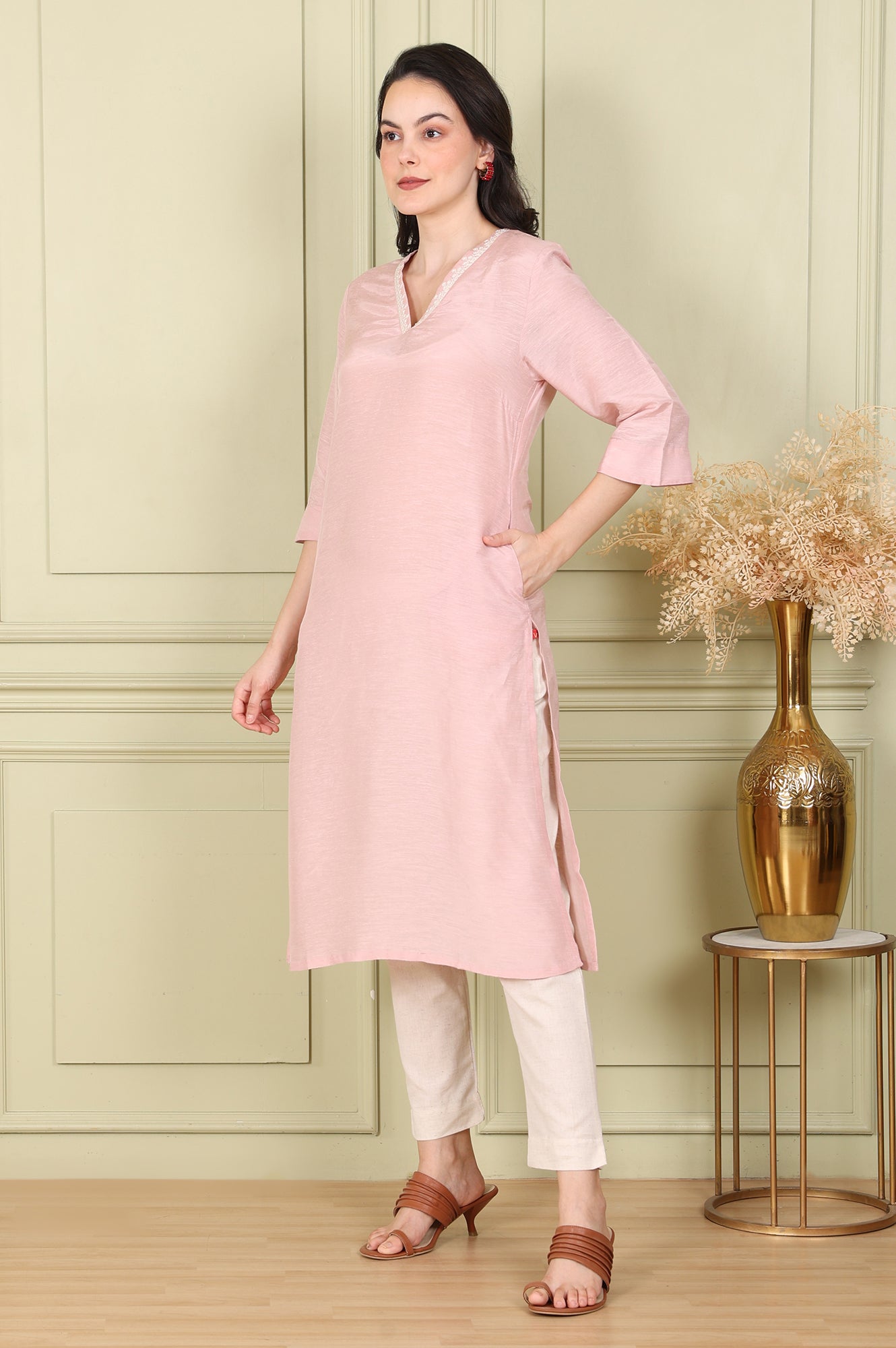 Pink Snow Linen Straight Kurta with Thread Embroidery