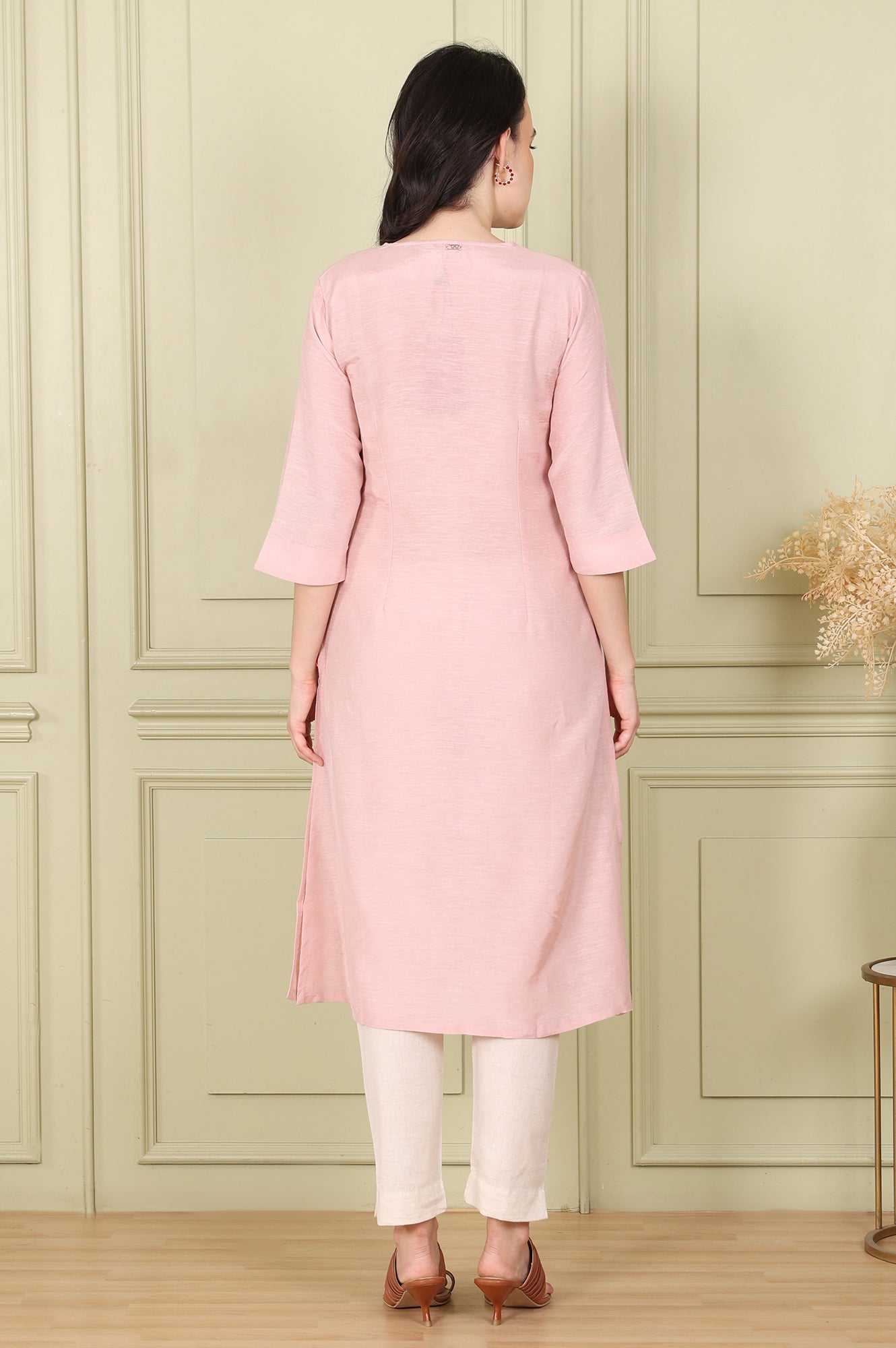 Pink Snow Linen Straight Kurta with Thread Embroidery