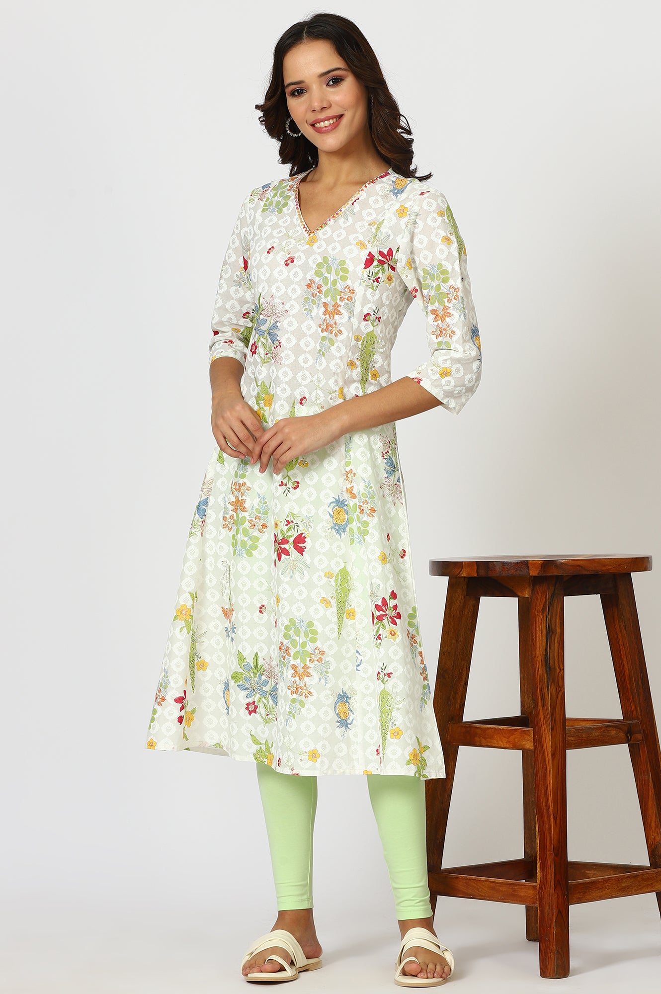 Green Solid Cotton Blend Straight Tights