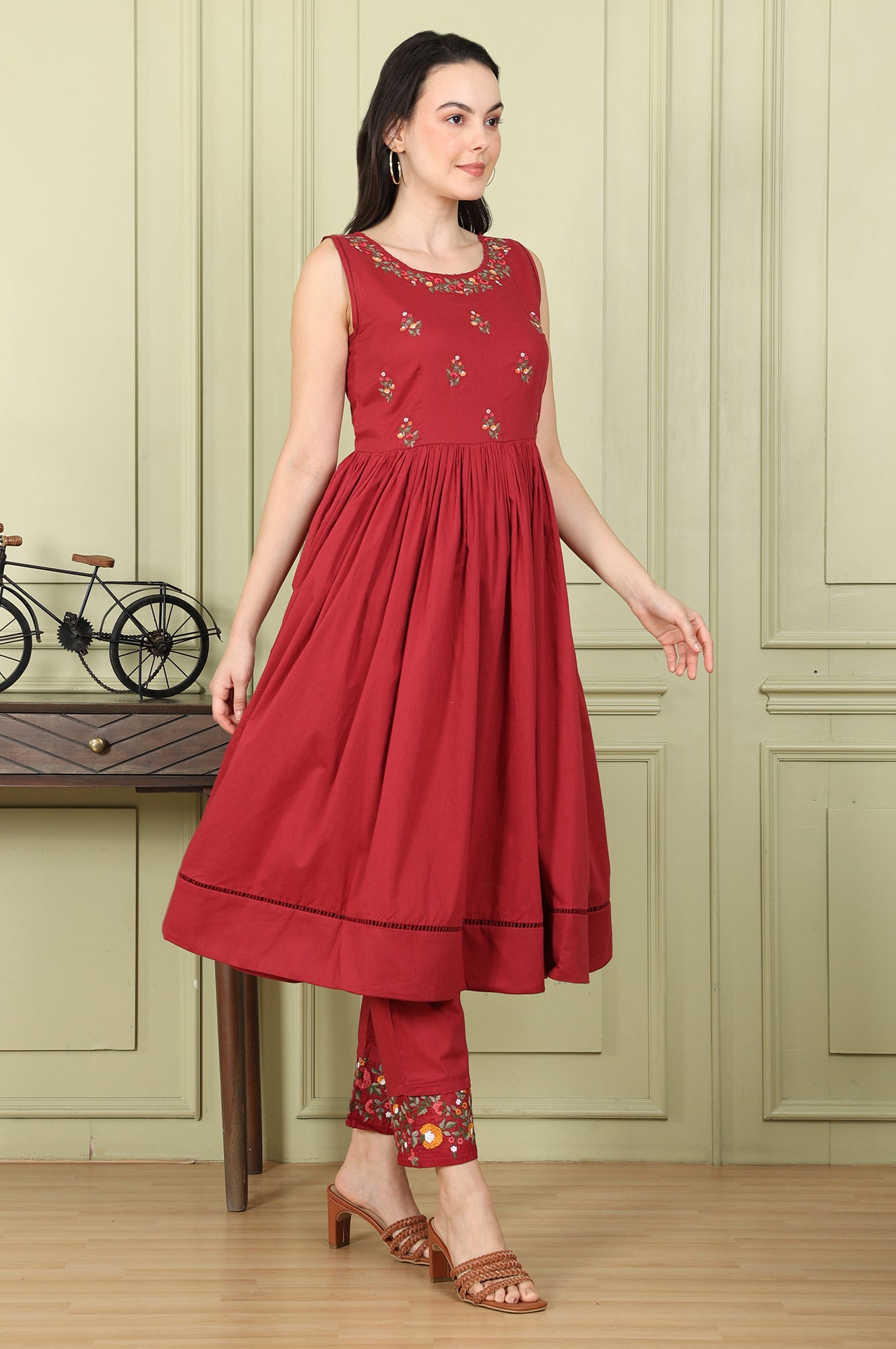 Maroon Floral Thread Embroidered Gathered Pure Cotton Sleeveless Kurta, Pants And Dupatta Set - wforwoman