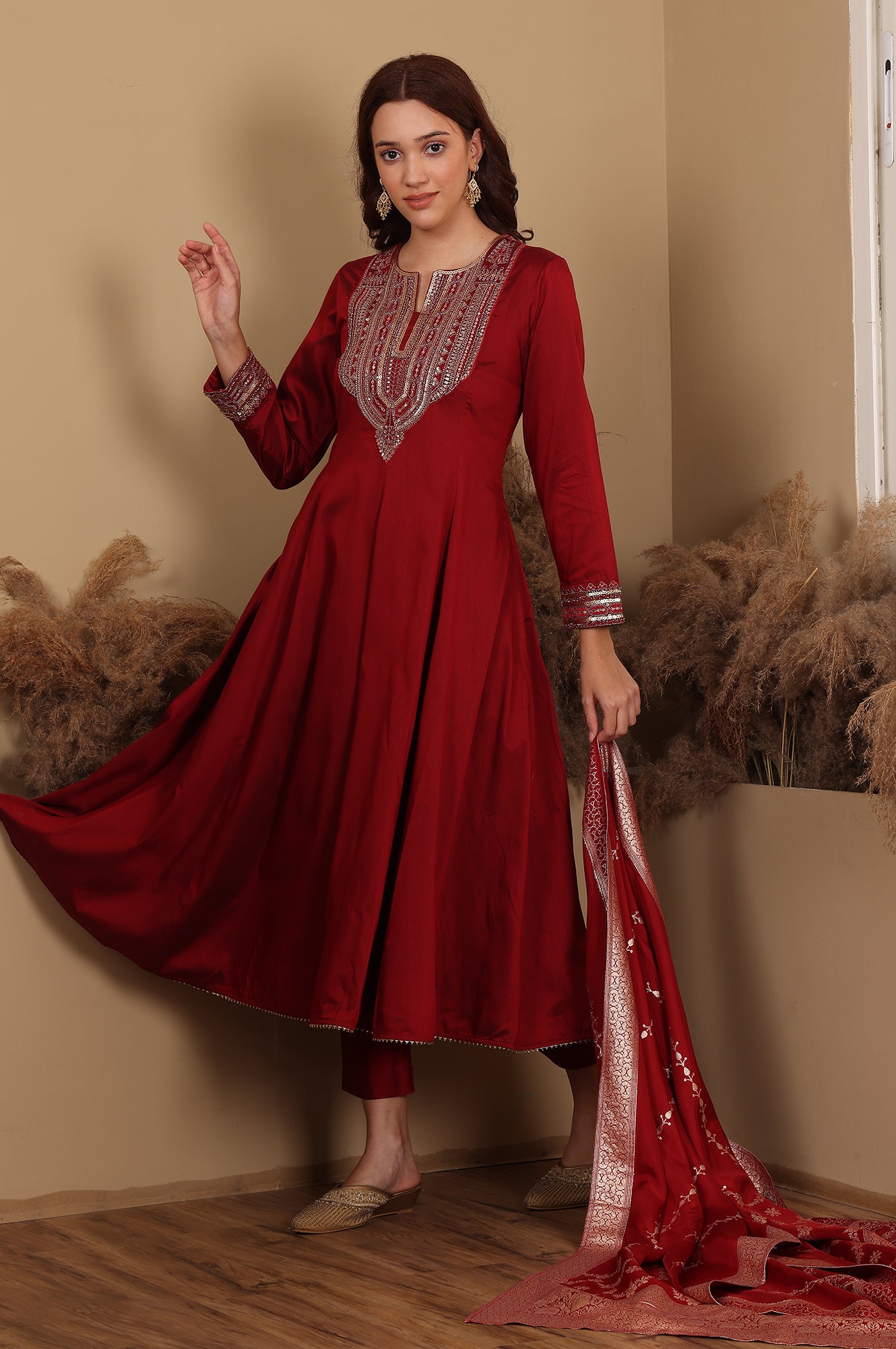 red kurta dress Red Handmade Chikankari Kurta Set: Lucknowi Crepe Dress