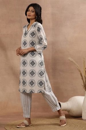 Off-White Geometric Printed V-Neck Kurta