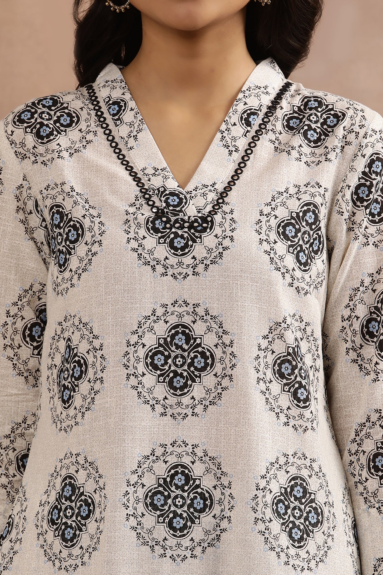 Off-White Geometric Printed V-Neck Kurta