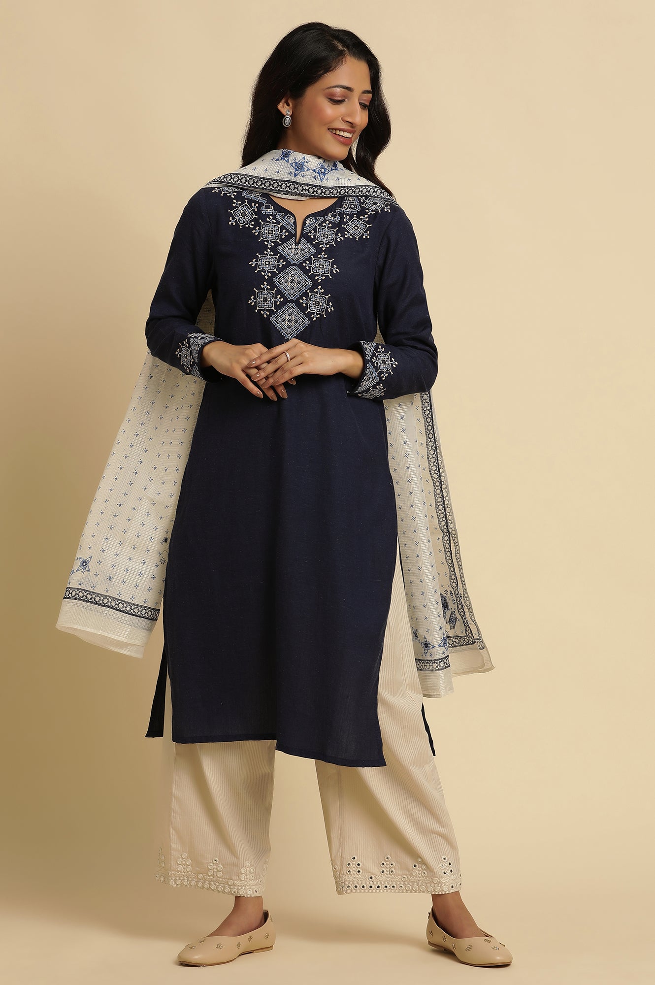 Blue Thread Embroidered Straight Kurta
