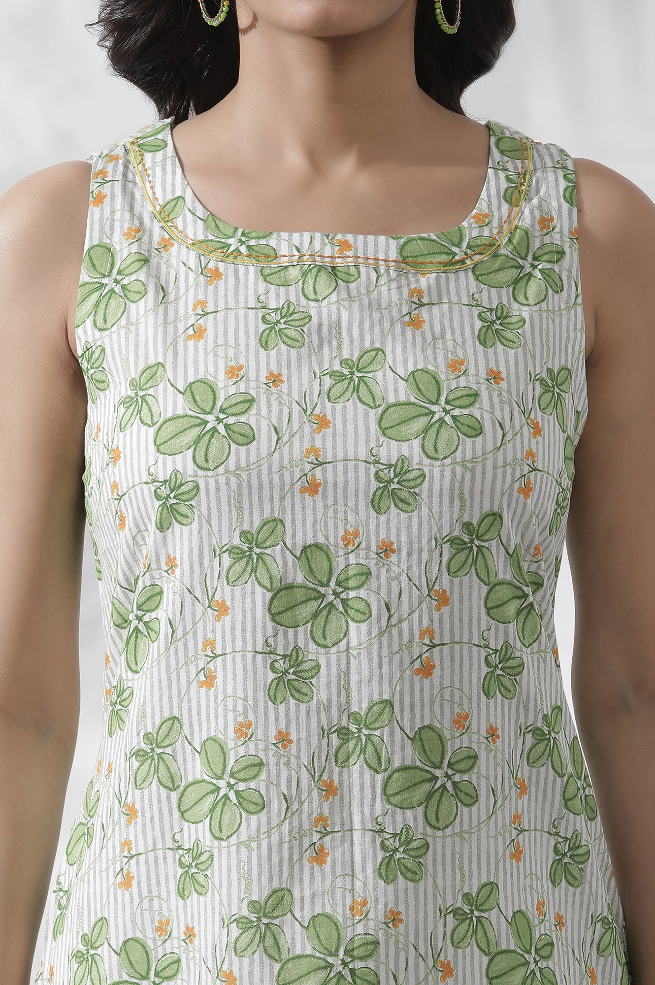 White Floral Printed Sleeveless Cotton Kurta
