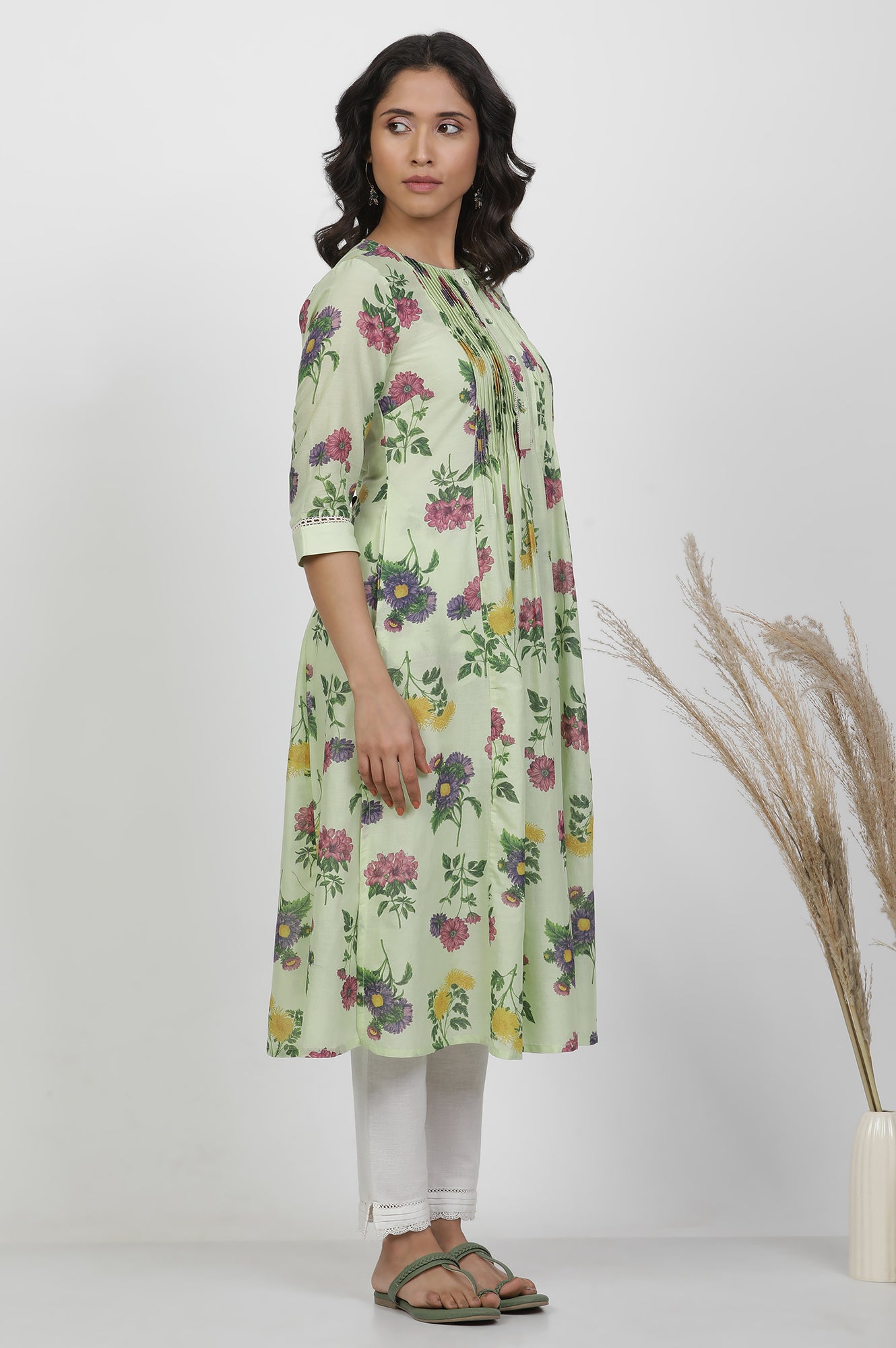 Green Floral Printed Flared Pintuck Kurta