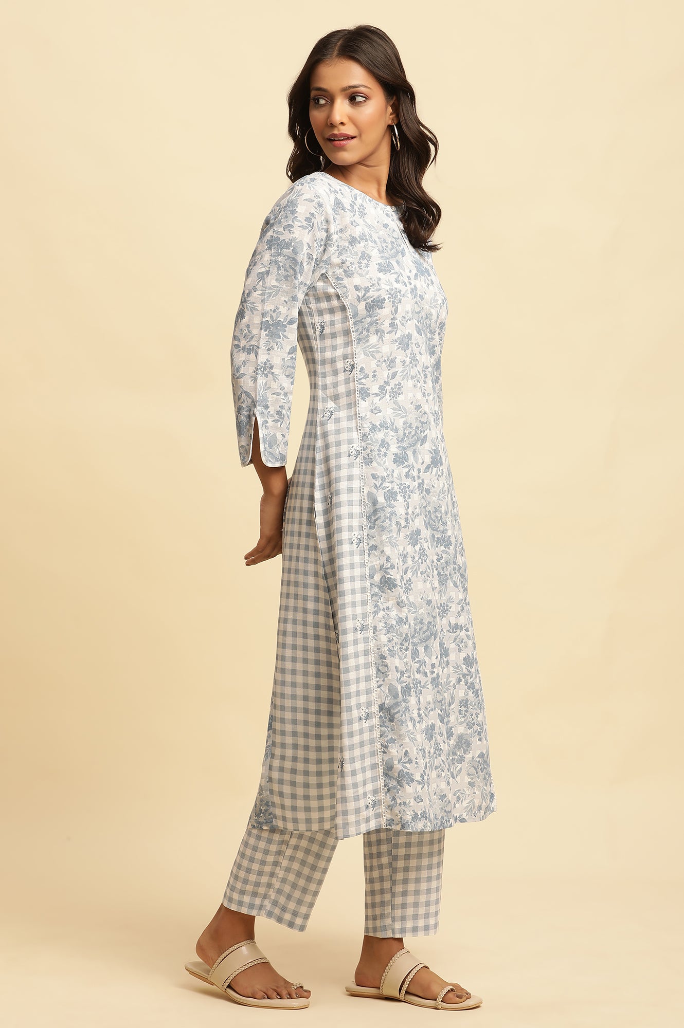 Blue And White Checker Printed Kurta And Pants Set