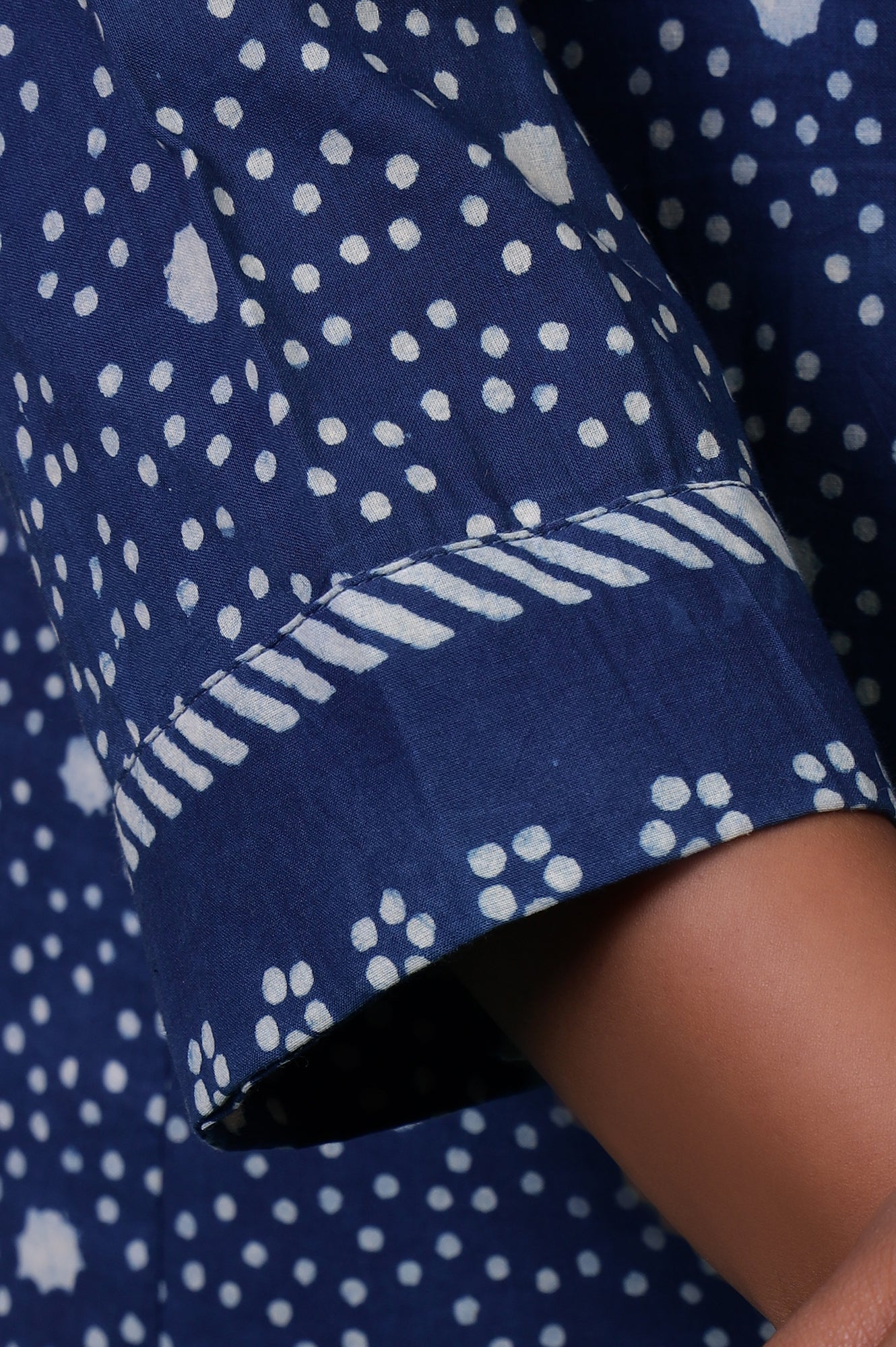 Folksong Indigo Cotton Regular Mirror Work Polka Dot Kurta