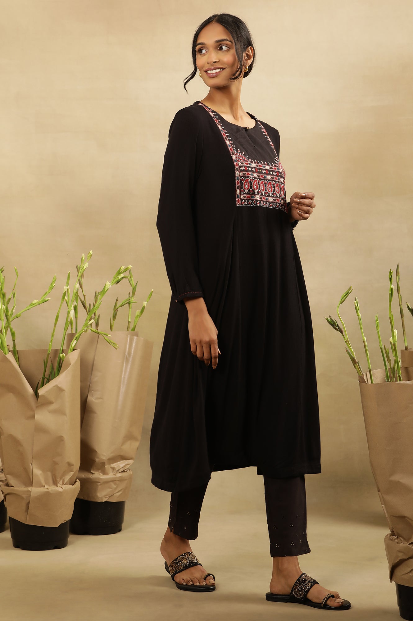 Black Embroidered Rayon Crepe Kurta
