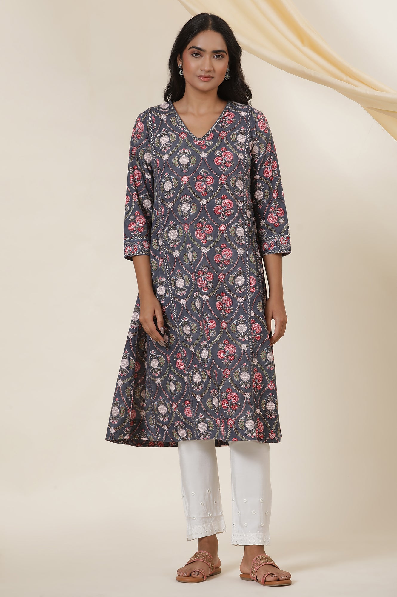 Grey V-Neck Panelled Kurta