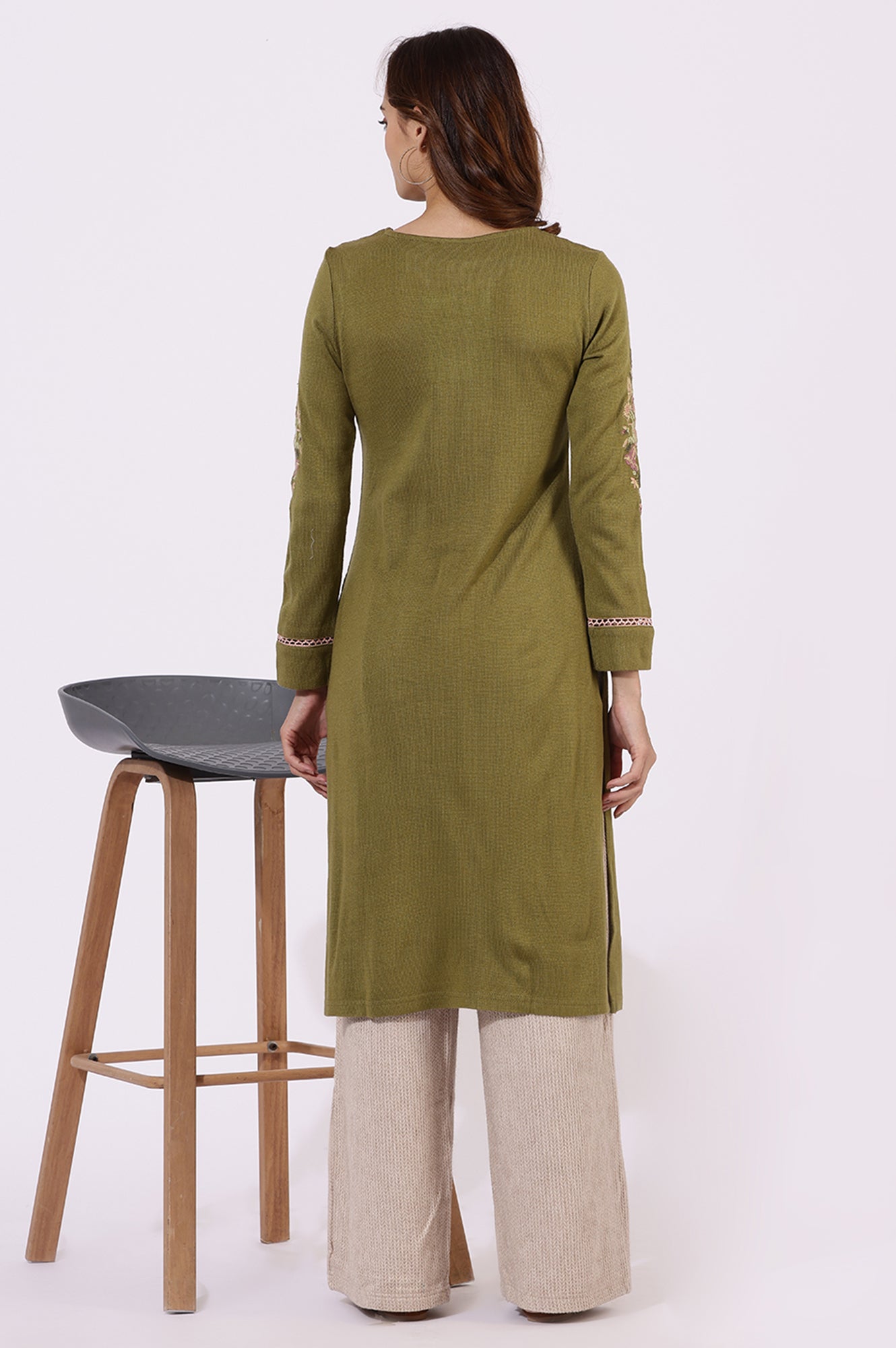 Green Embroidered Thread Work Acrylic Straight Kurta